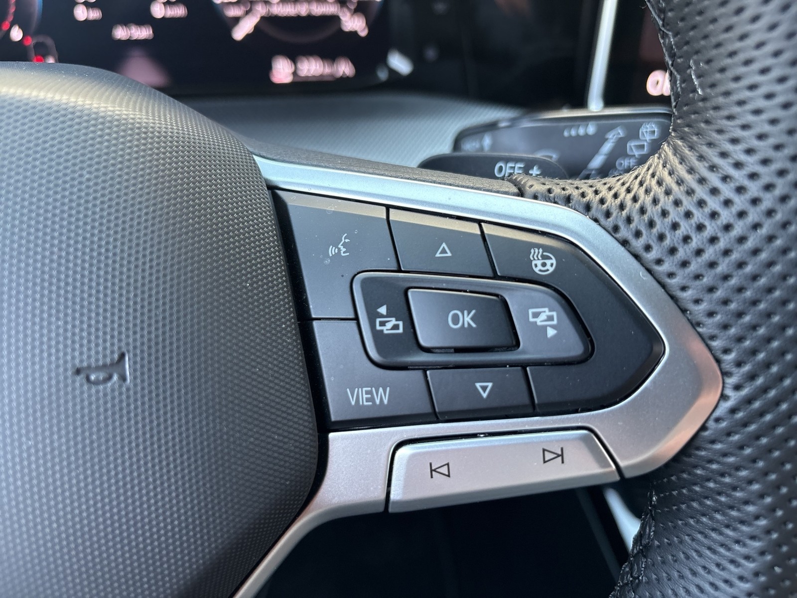 Volkswagen Golf VIII 2.0 R-LINE AHK 360°CAM ACC HEADUP NAVI