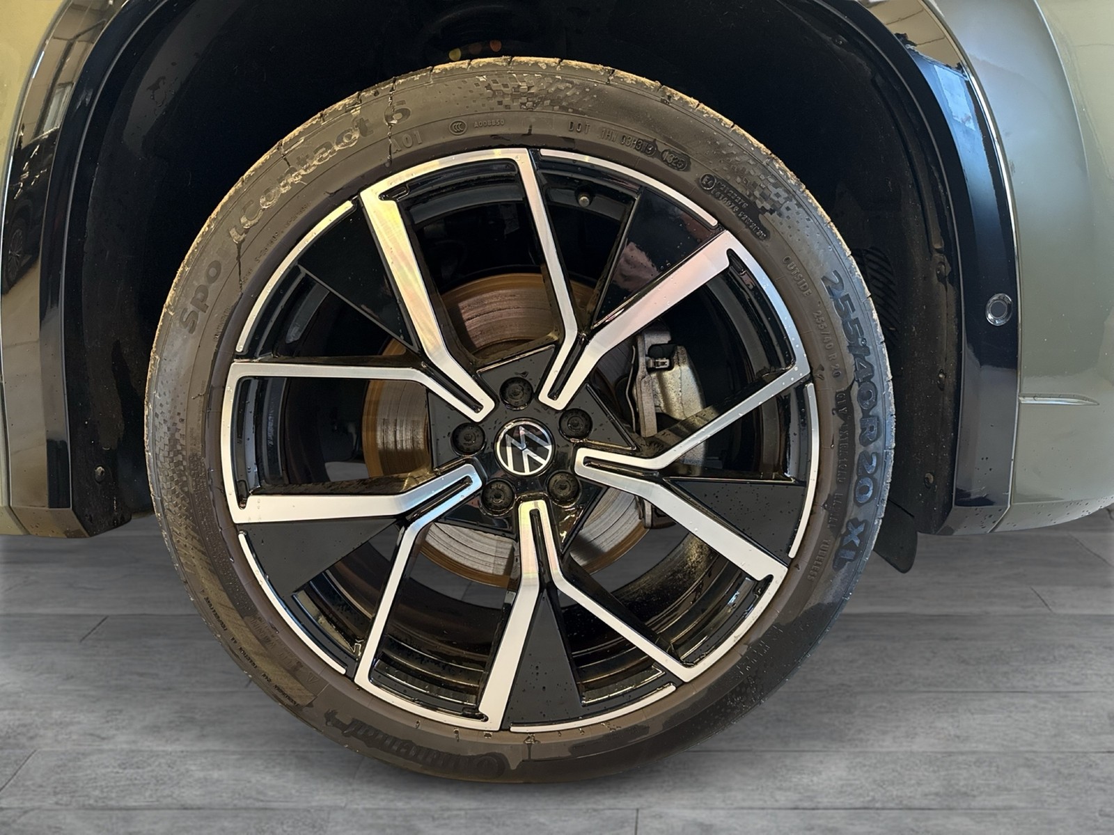 Volkswagen Tayron 2.0 R-LINE BLACKSTYLE 4X4 AHK 360CAM LM20