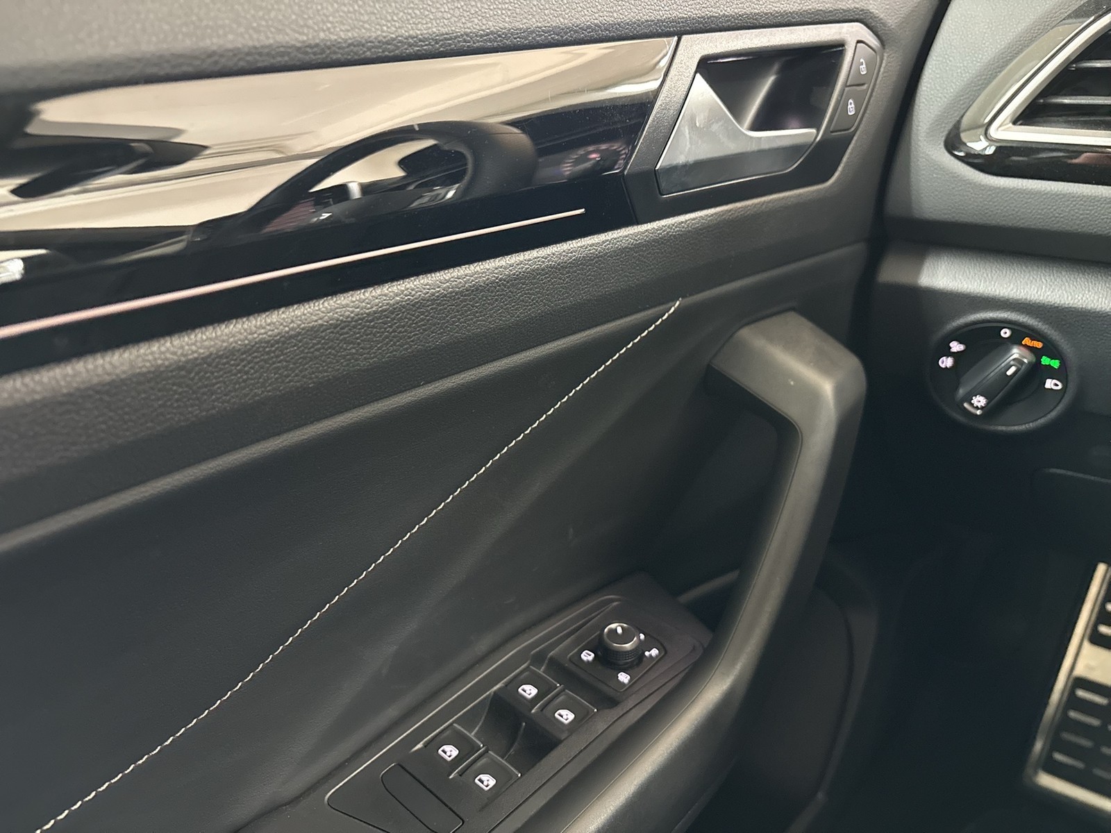 Volkswagen T-Roc Cabriolet 1.5 R-LINE AHK ACC LM17 LED+ NAVI