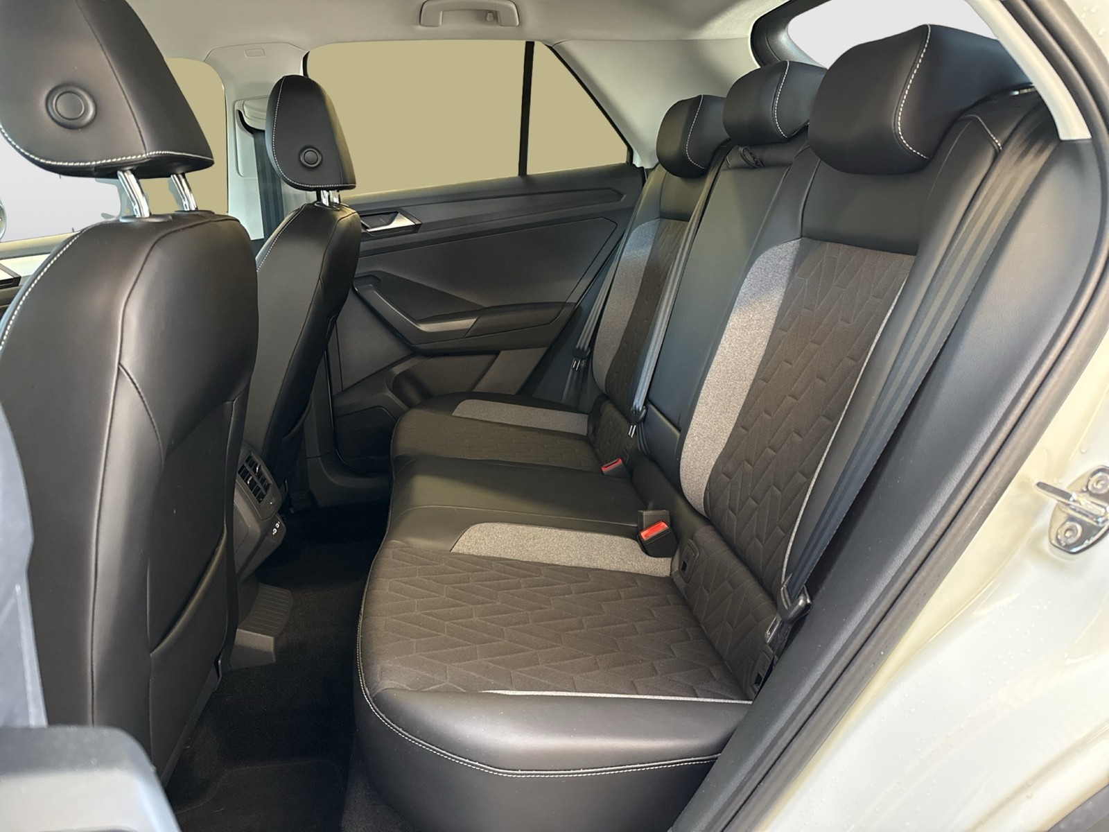 Volkswagen T-Roc 1.5 GOAL ACC LM17 NAVI LED+ CARPLAY SITZHZ
