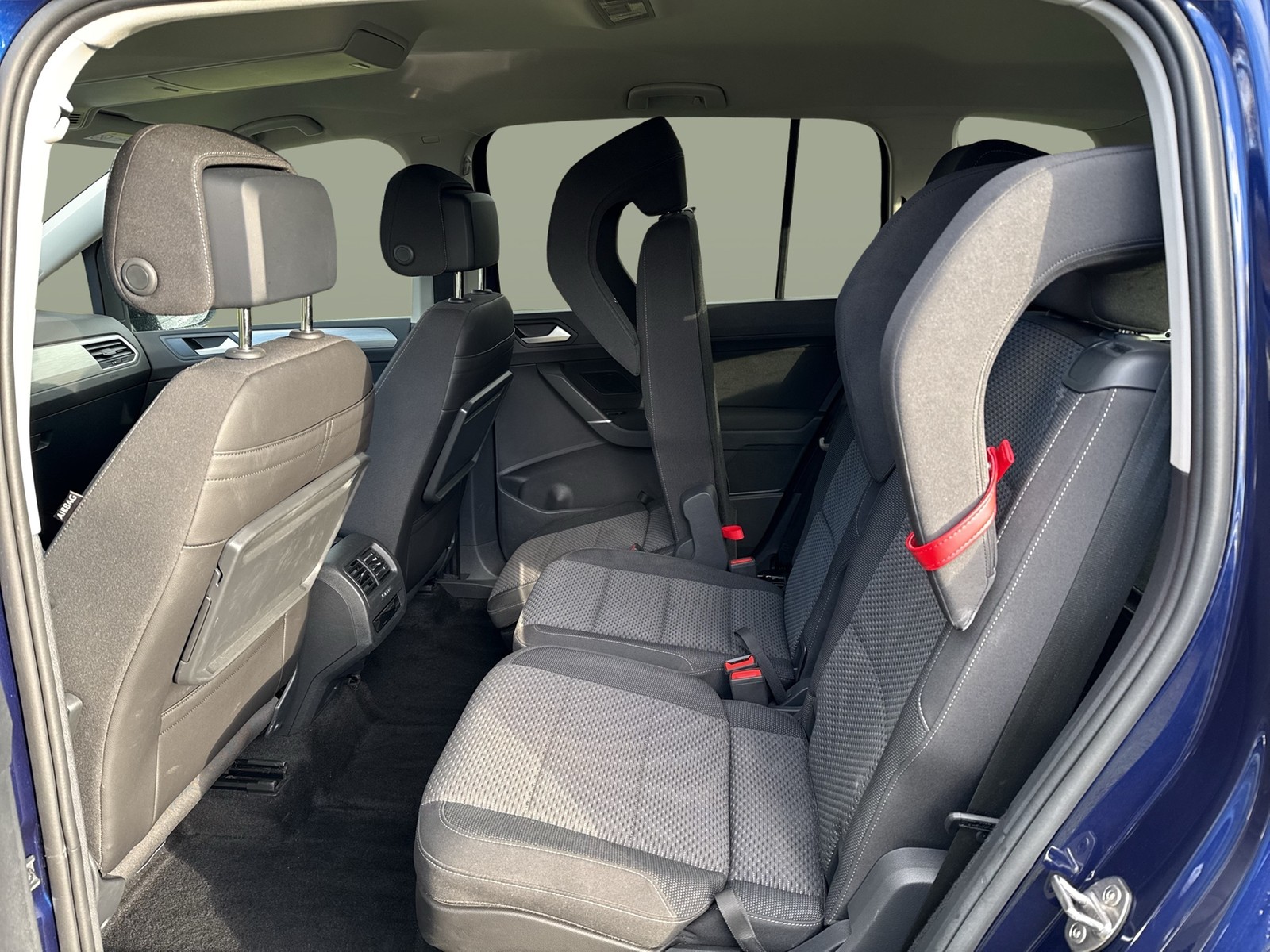 Volkswagen Touran 2.0 COMFORTLINE 7SITZE STANDHZ. ACC NAVI