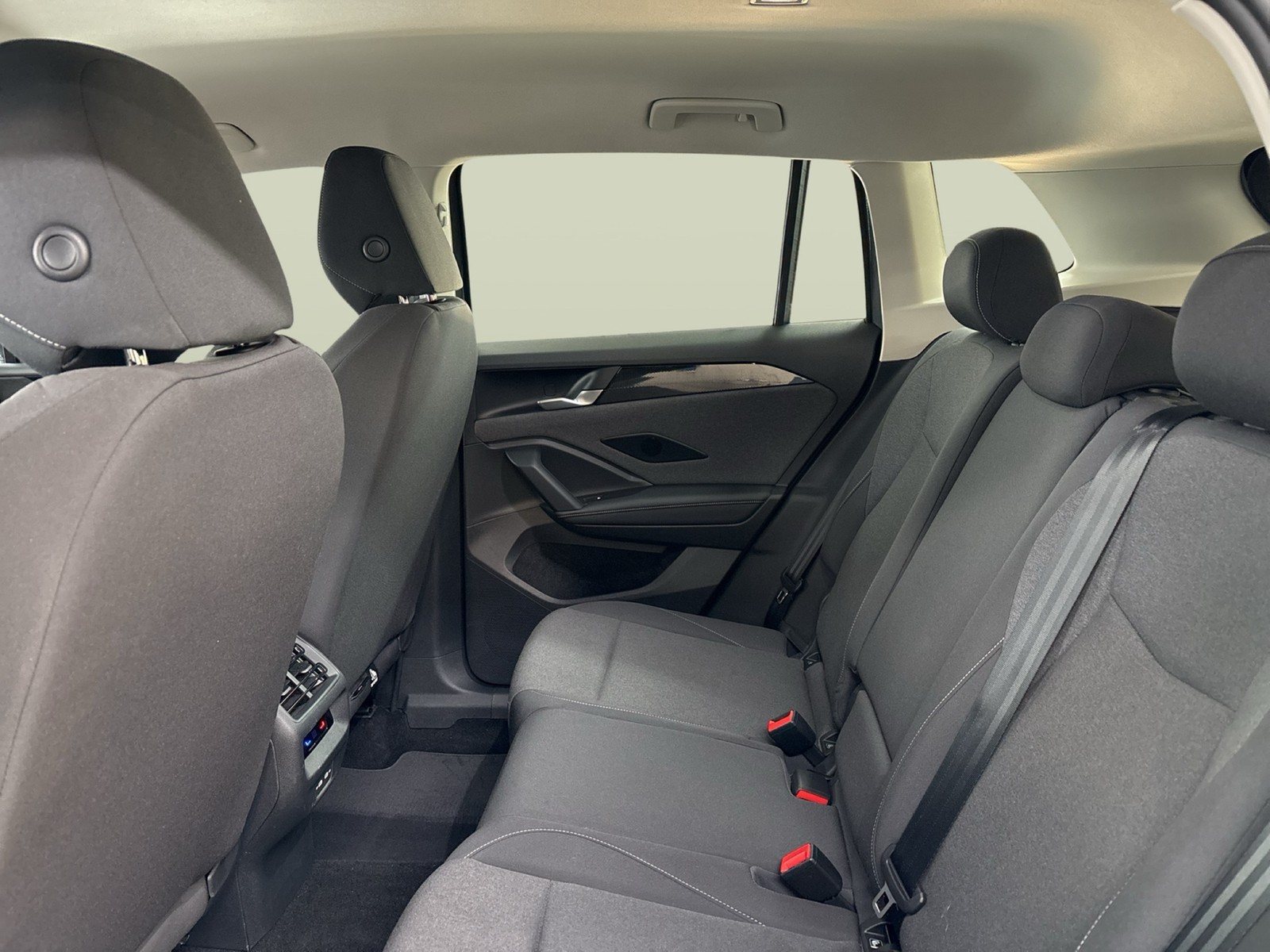 Volkswagen Tiguan 1.5 eTSI AHK CAM NAVI CARPLAY SITZHEIZUNG