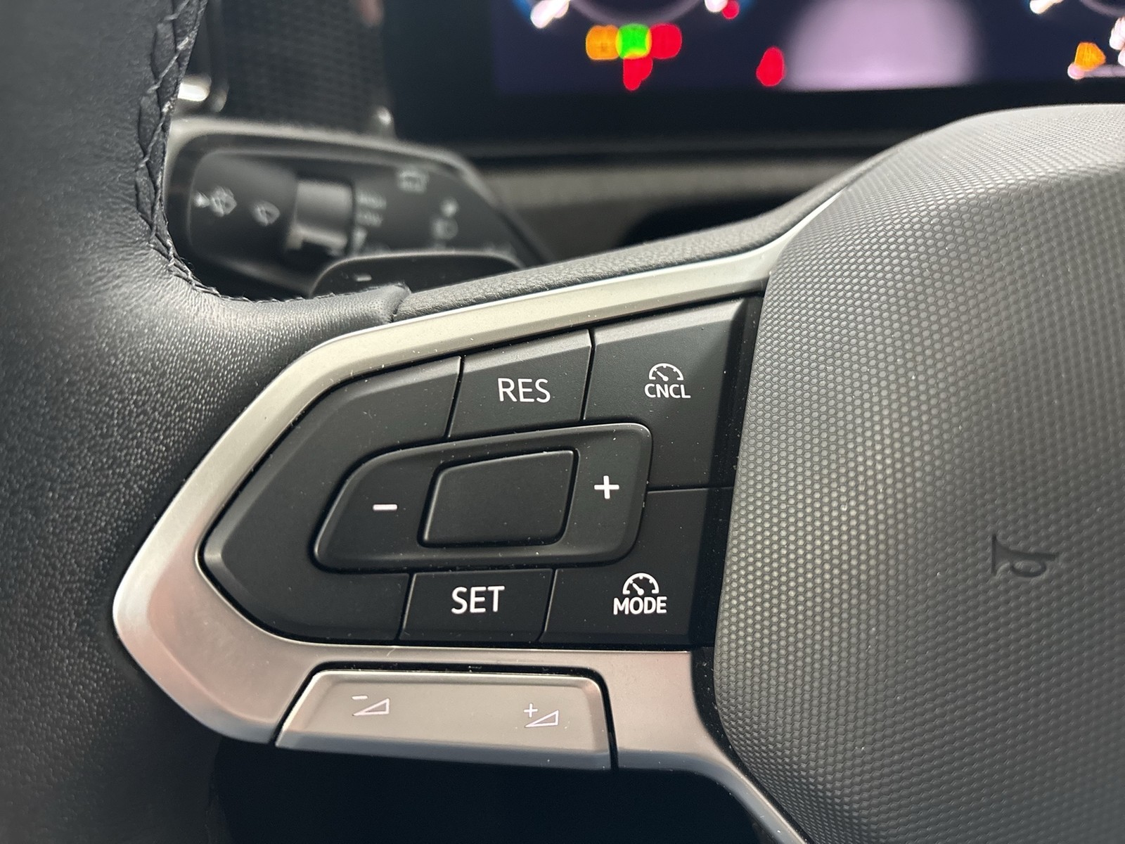 Volkswagen Tiguan 1.5 eTSI AHK CAM NAVI CARPLAY SITZHEIZUNG