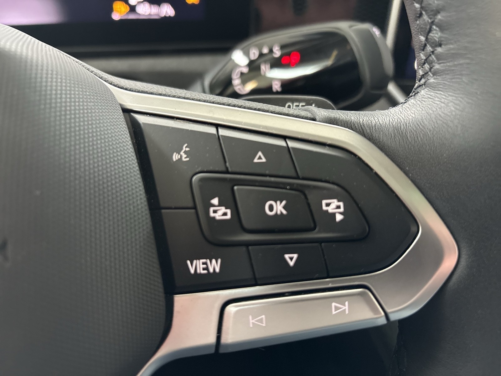 Volkswagen Tiguan 1.5 eTSI AHK CAM NAVI CARPLAY SITZHEIZUNG
