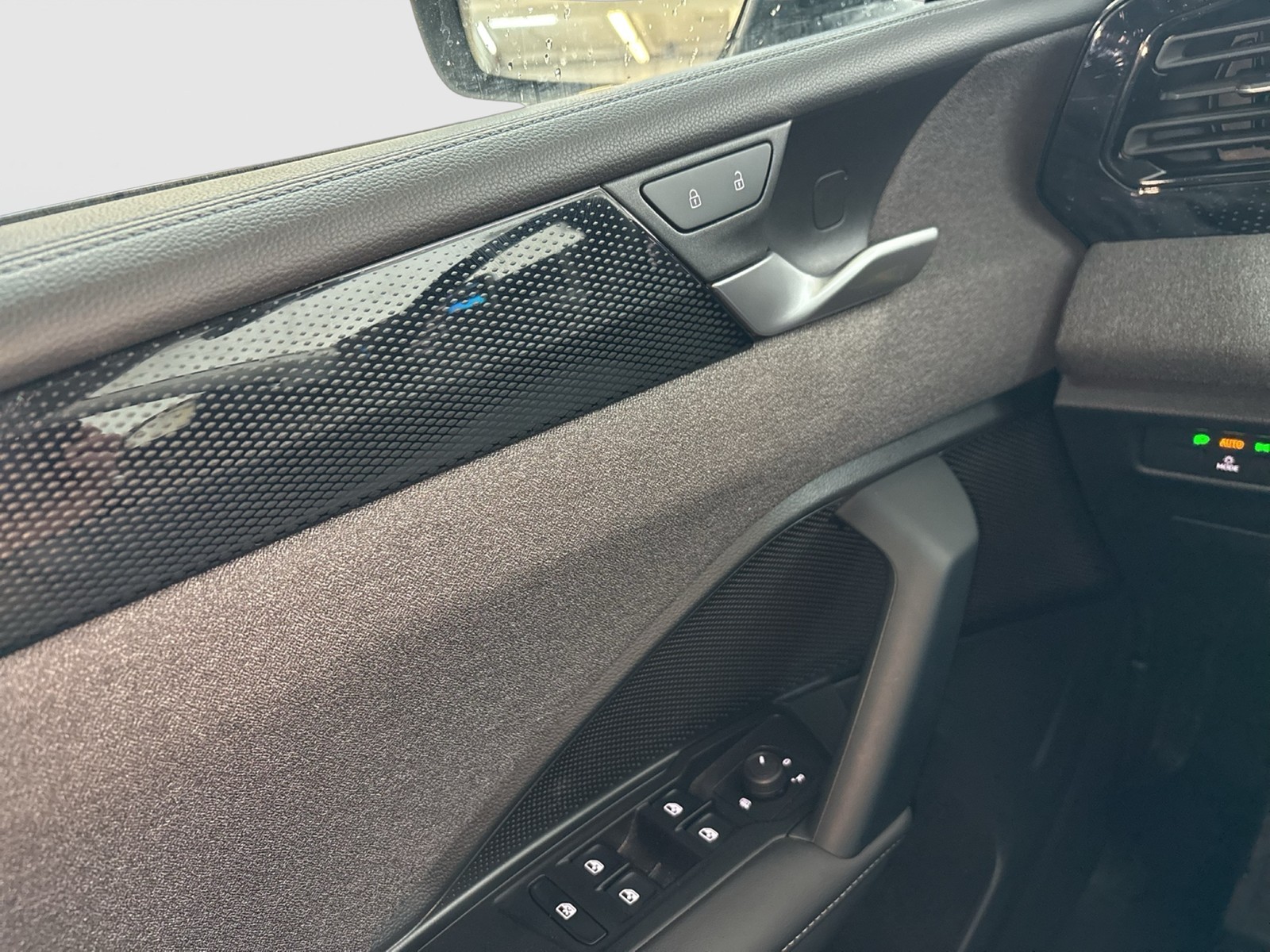 Volkswagen Tiguan 1.5 eTSI AHK CAM NAVI CARPLAY SITZHEIZUNG