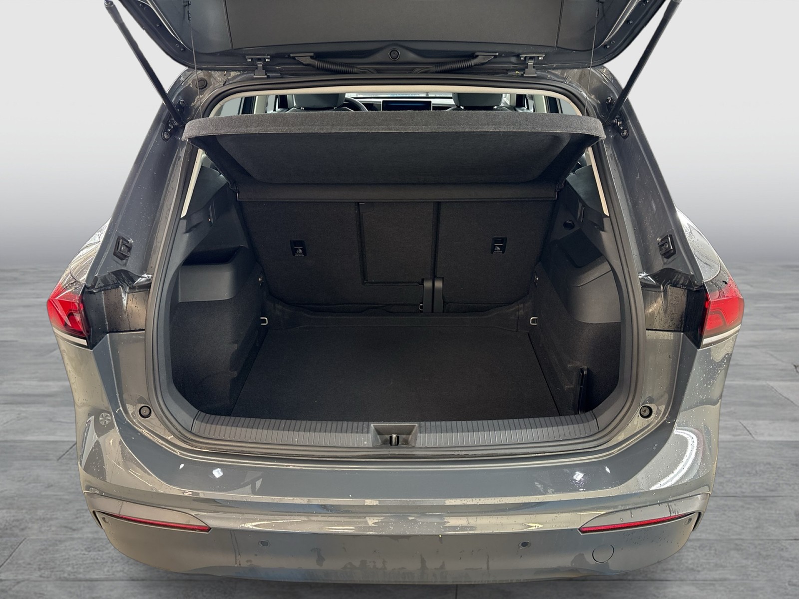 Volkswagen Tiguan 1.5 eTSI AHK CAM NAVI CARPLAY SITZHEIZUNG
