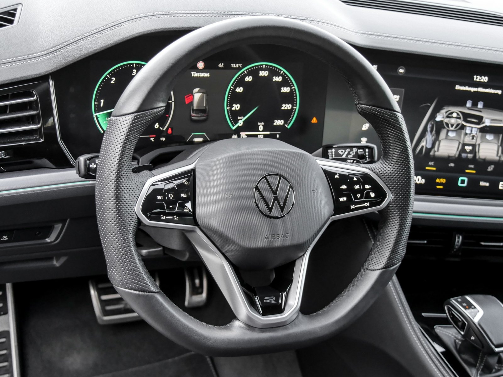 Volkswagen Touareg V6 R-LINE NEUES MODELL AHK CAM ACC LM19 E-KLAPPE NAVI