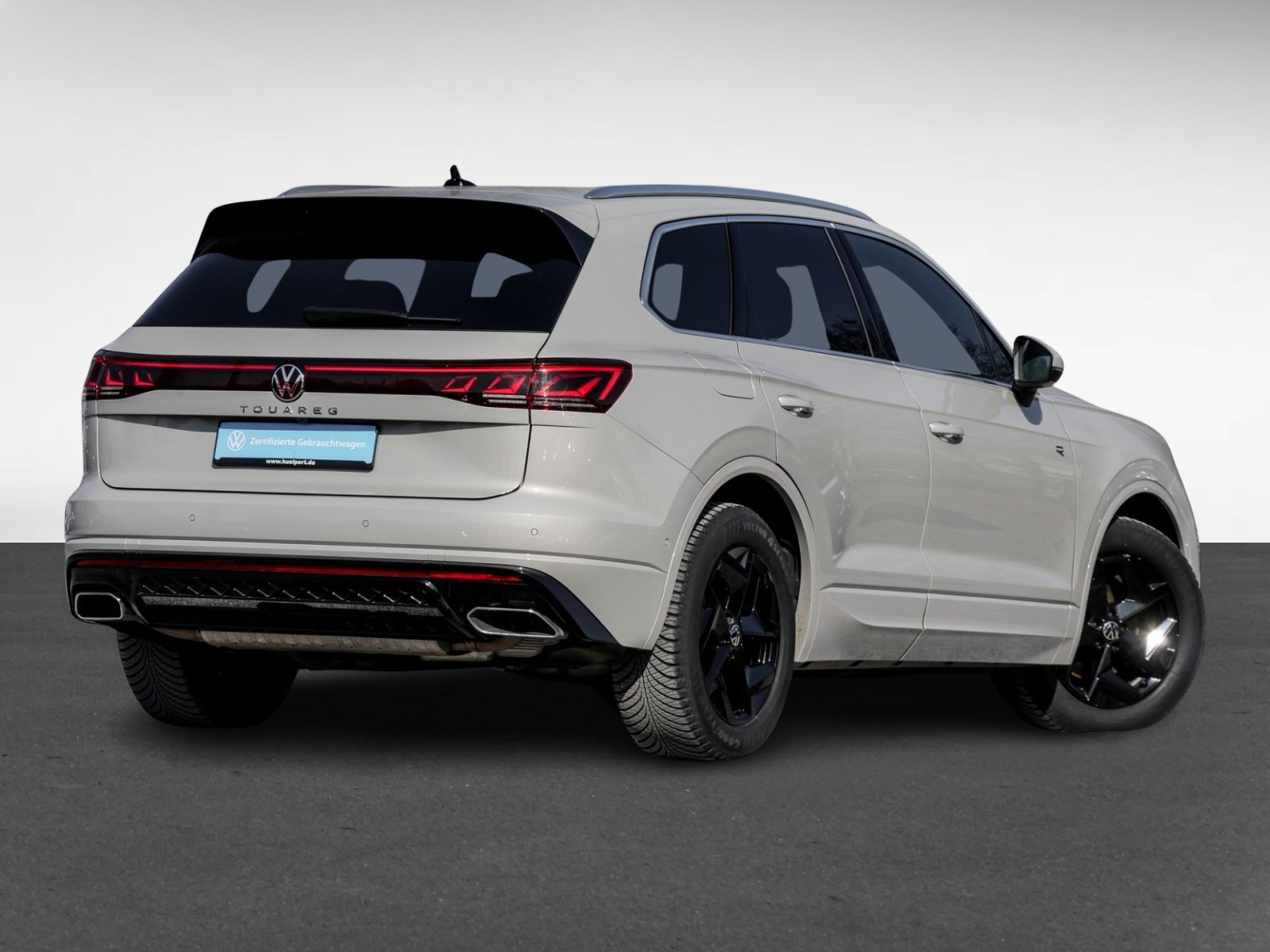 Volkswagen Touareg V6 R-LINE NEUES MODELL AHK CAM ACC LM19 E-KLAPPE NAVI