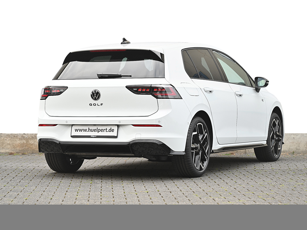 Volkswagen Golf 1.5 R-LINE DSG BLACKSTYLE PANO MATRIXLED