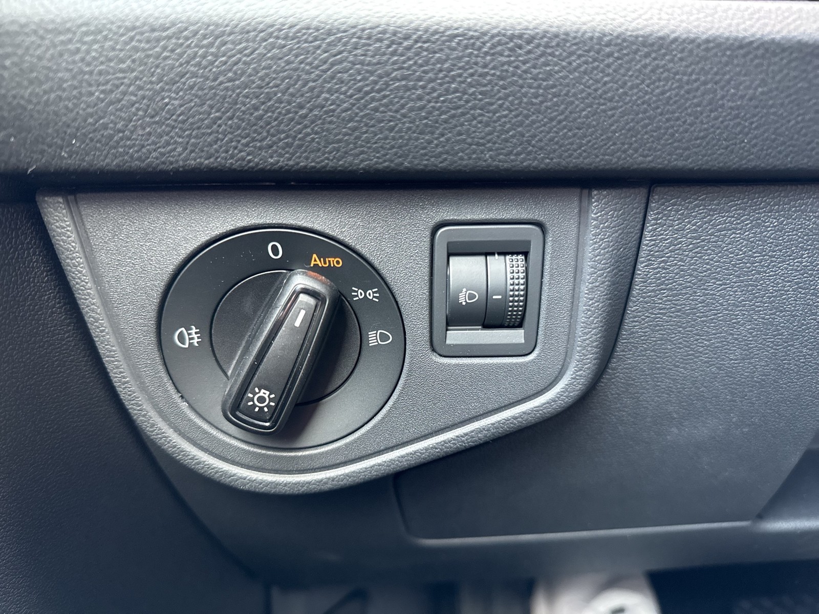 Volkswagen Taigo 1.5 LIFE NAVI LM17 CARPLAY SITZHEIZUNG LED