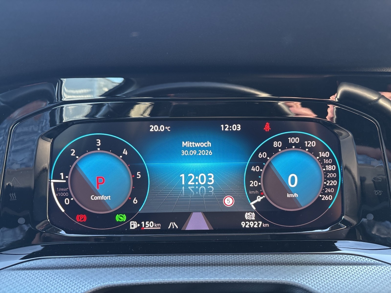 Volkswagen Golf VIII 2.0 ACTIVE PANO AHK CAM ACC MATRIX NAVI