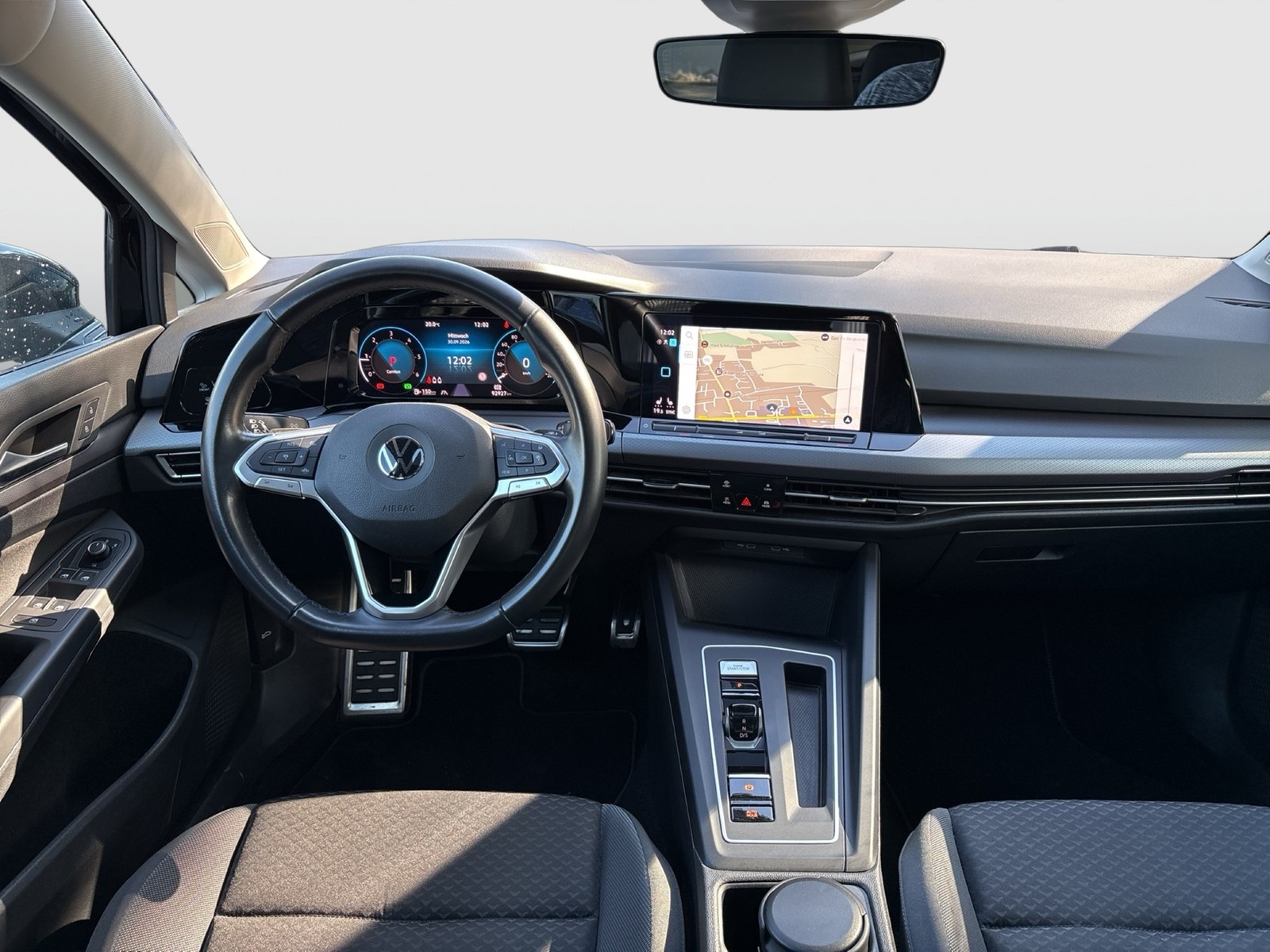 Volkswagen Golf VIII 2.0 ACTIVE PANO AHK CAM ACC MATRIX NAVI