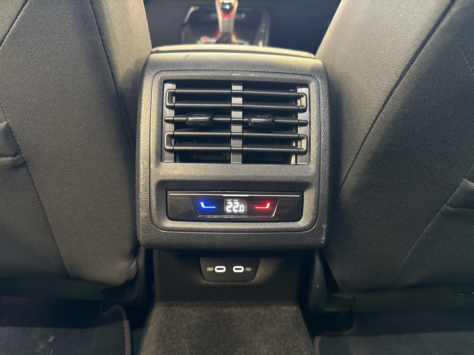Volkswagen Golf VIII 2.0 GTI AHK CAM ACC LM19 NAVI LED+