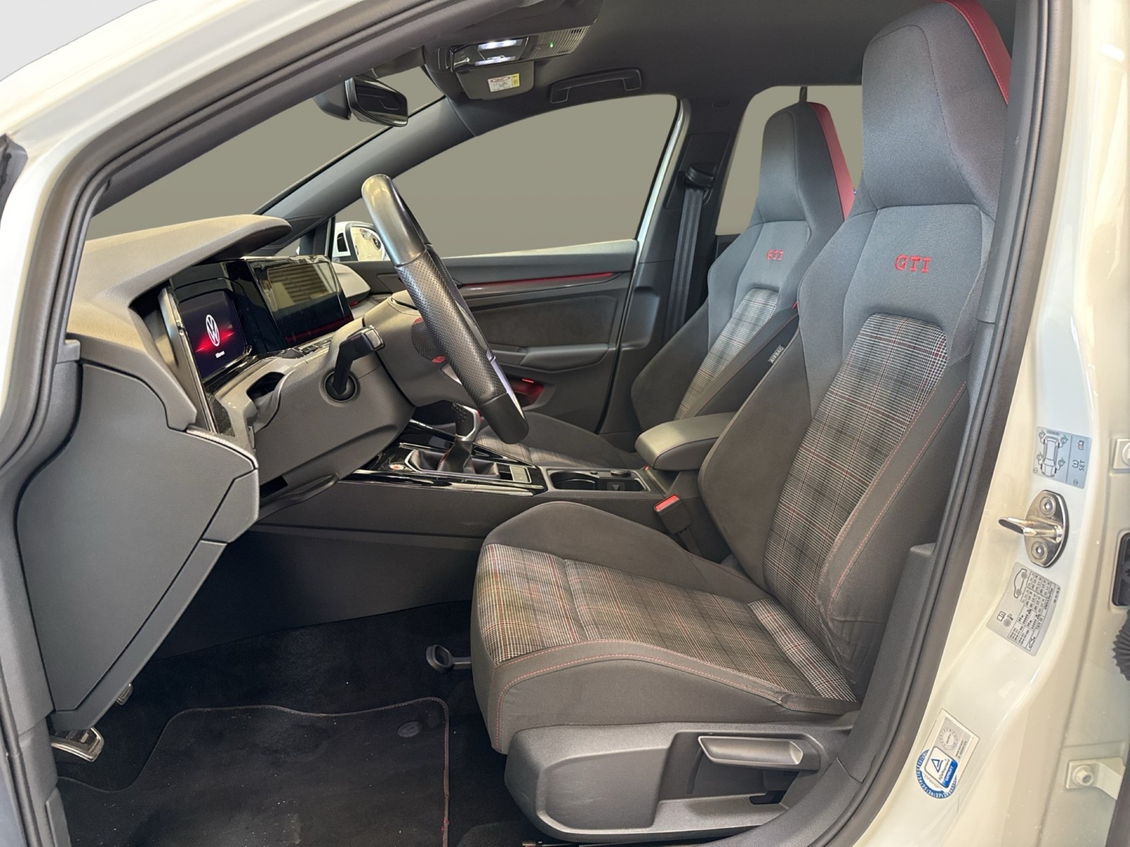 Volkswagen Golf VIII 2.0 GTI AHK CAM ACC LM19 NAVI LED+