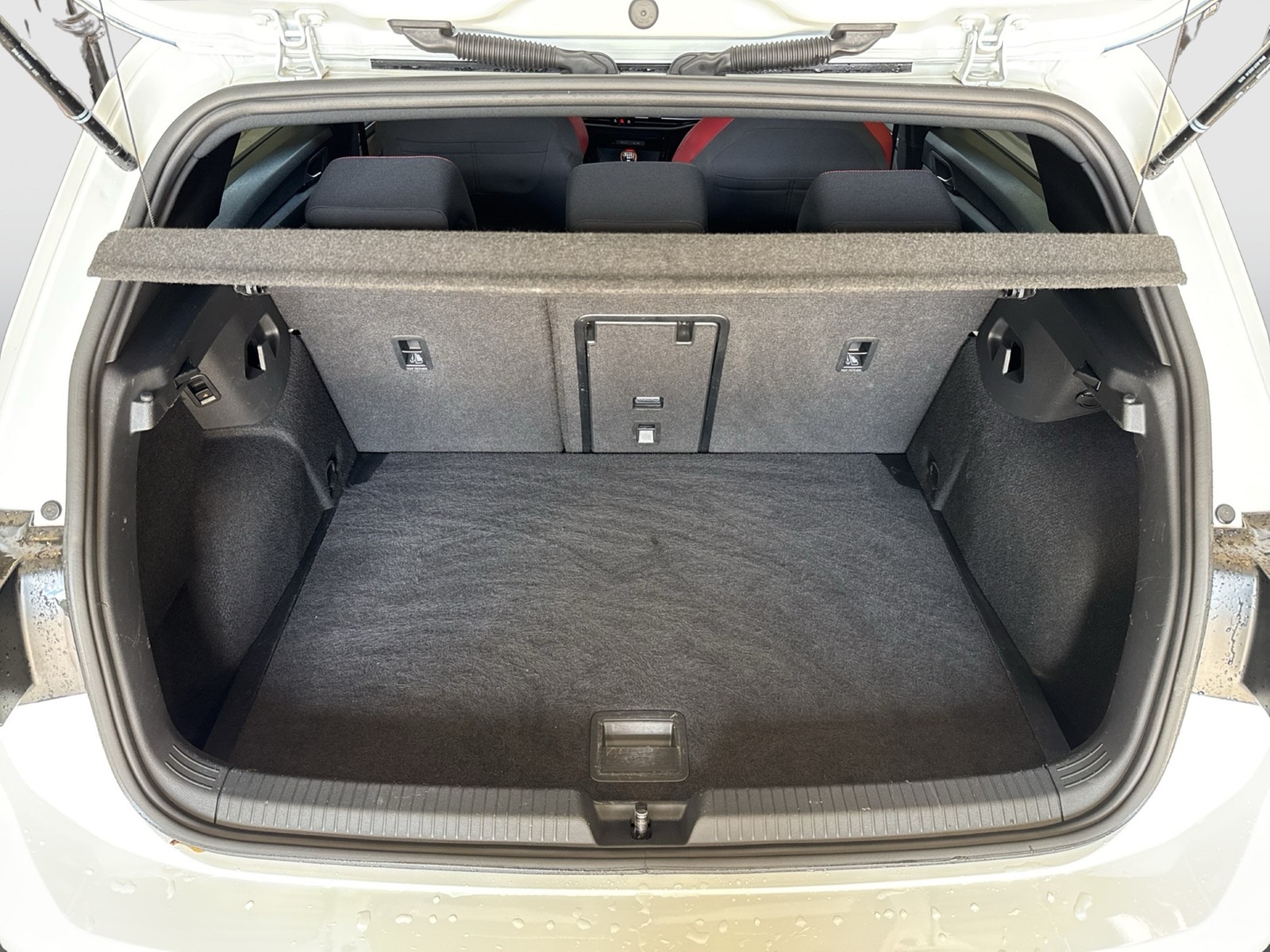 Volkswagen Golf VIII 2.0 GTI AHK CAM ACC LM19 NAVI LED+
