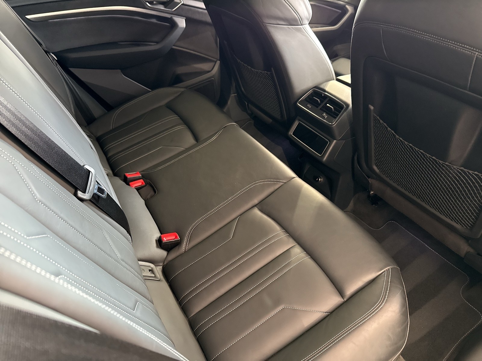 Audi e-tron Sportback 55 quattro S LINE BLACKPAK LM20