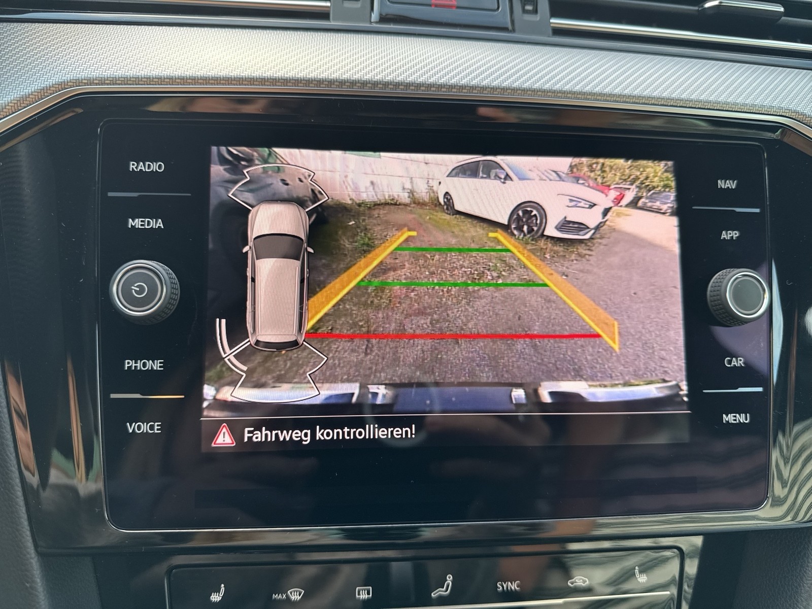 Volkswagen Passat Variant 1.5 R-LINE PANO HARMAN KARDON AHK