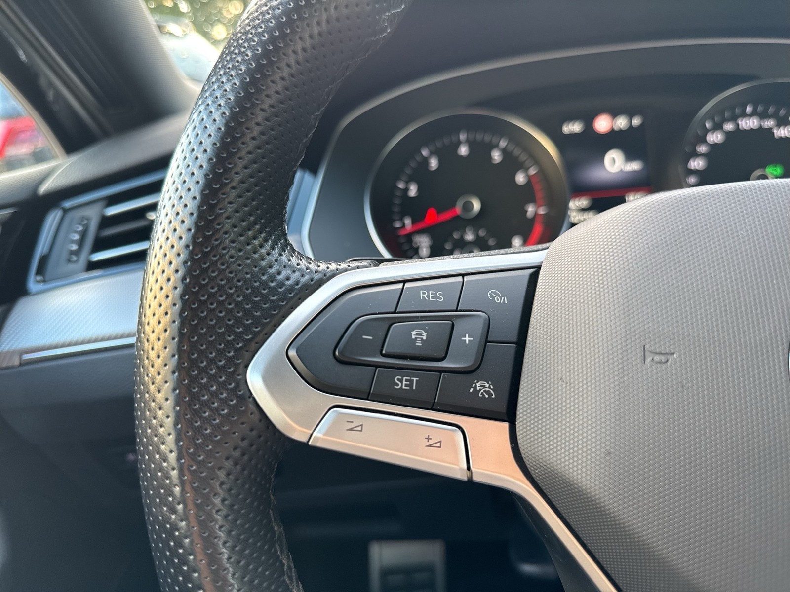 Volkswagen Passat Variant 1.5 R-LINE PANO HARMAN KARDON AHK