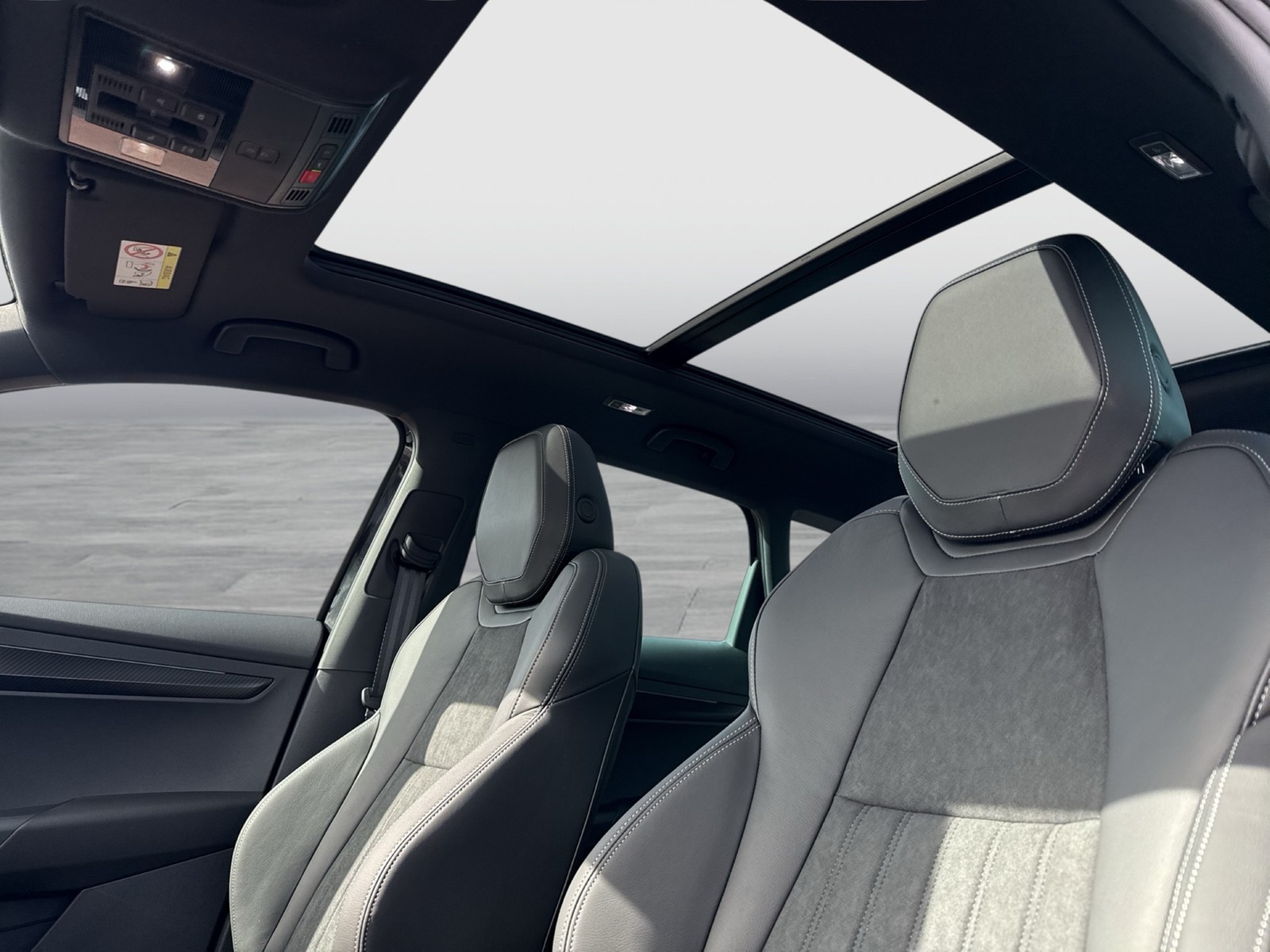 Skoda Karoq 2.0 SPORTLINE 4X4 PANO CAM ACC LM19 MATRIX
