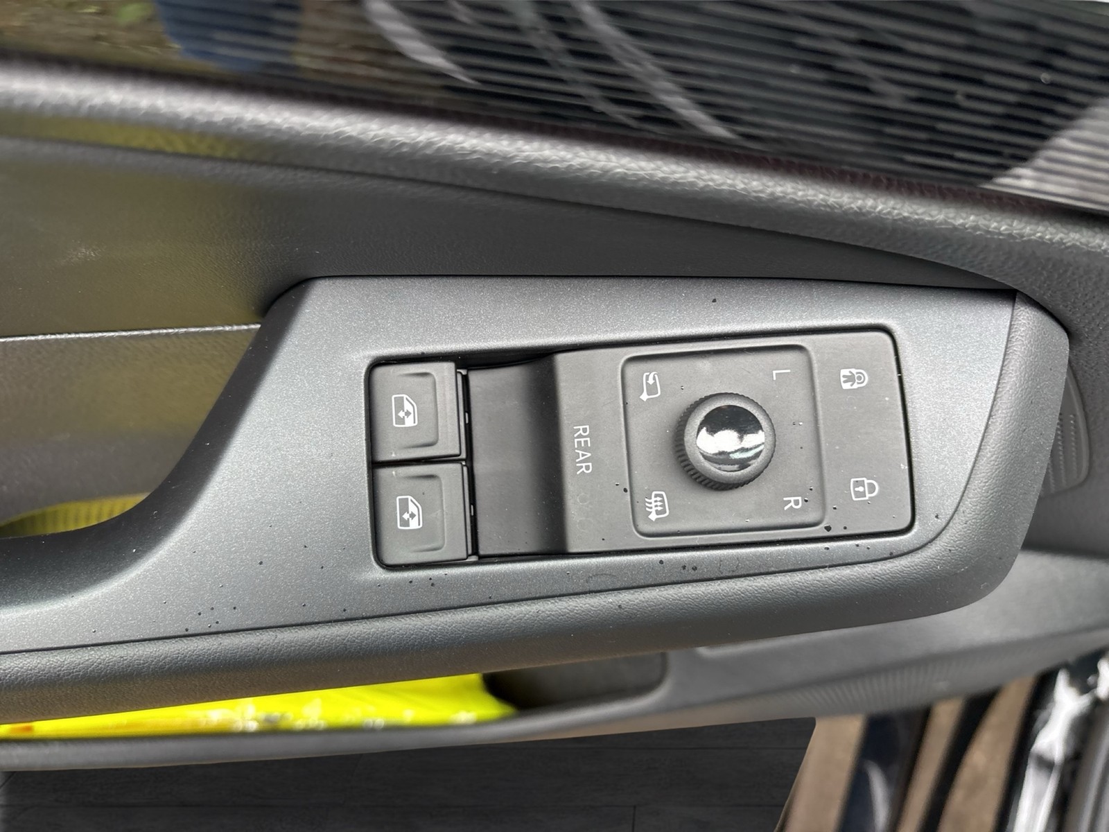 Volkswagen ID.7 Tourer PRO WÄRMEPUMPE AHK CAM ACC LM19 NAVI