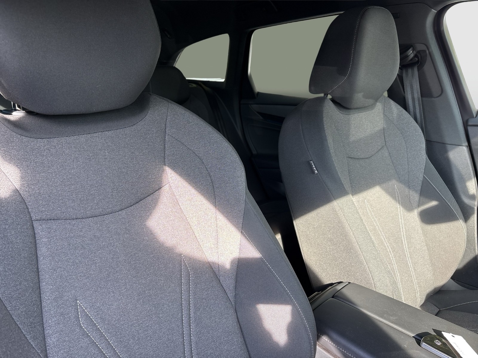 Volkswagen ID.7 Tourer PRO WÄRMEPUMPE AHK CAM ACC LM19 NAVI