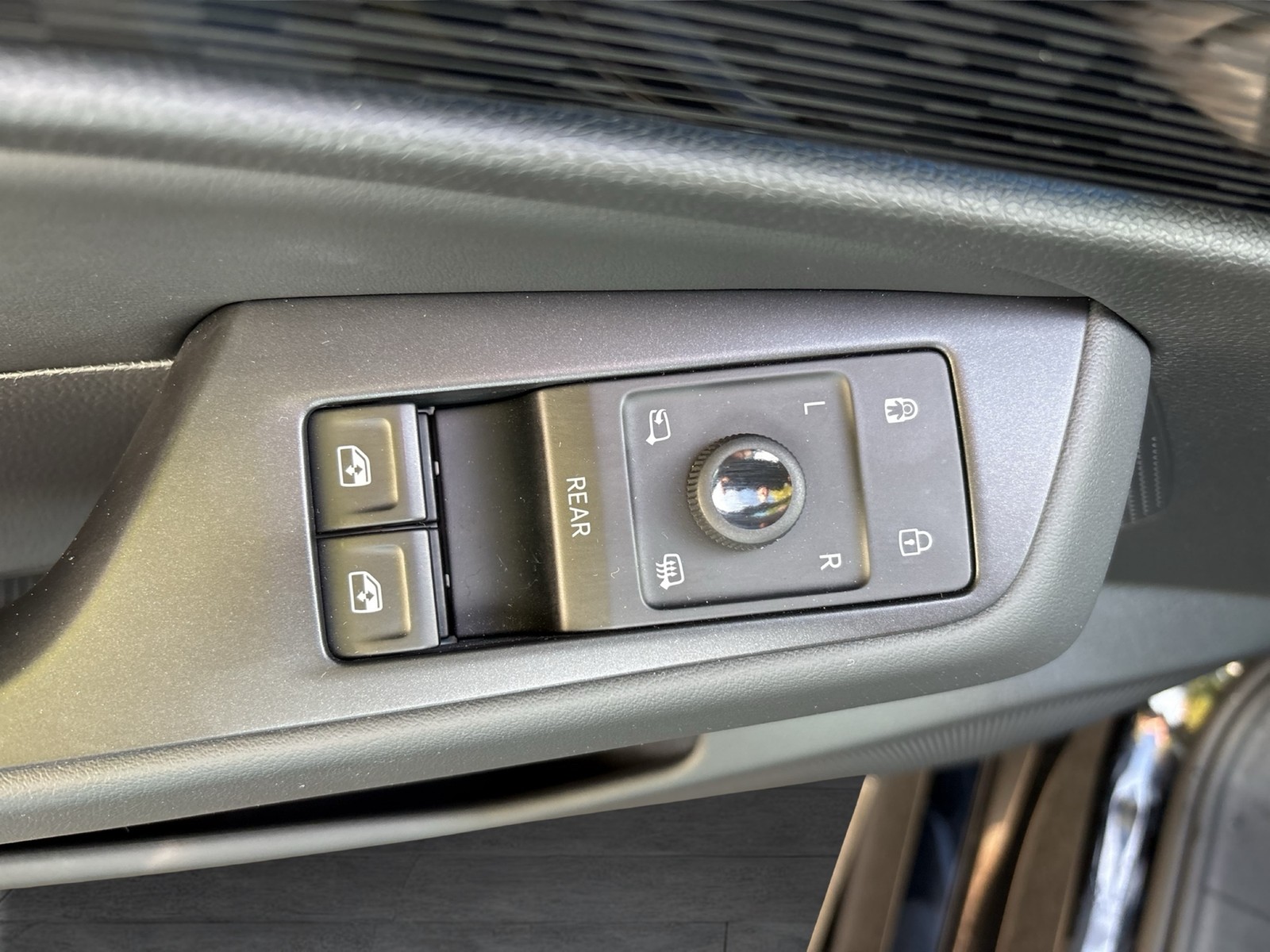 Volkswagen ID.7 Tourer PRO WÄRMEPUMPE AHK CAM ACC LM19 NAVI