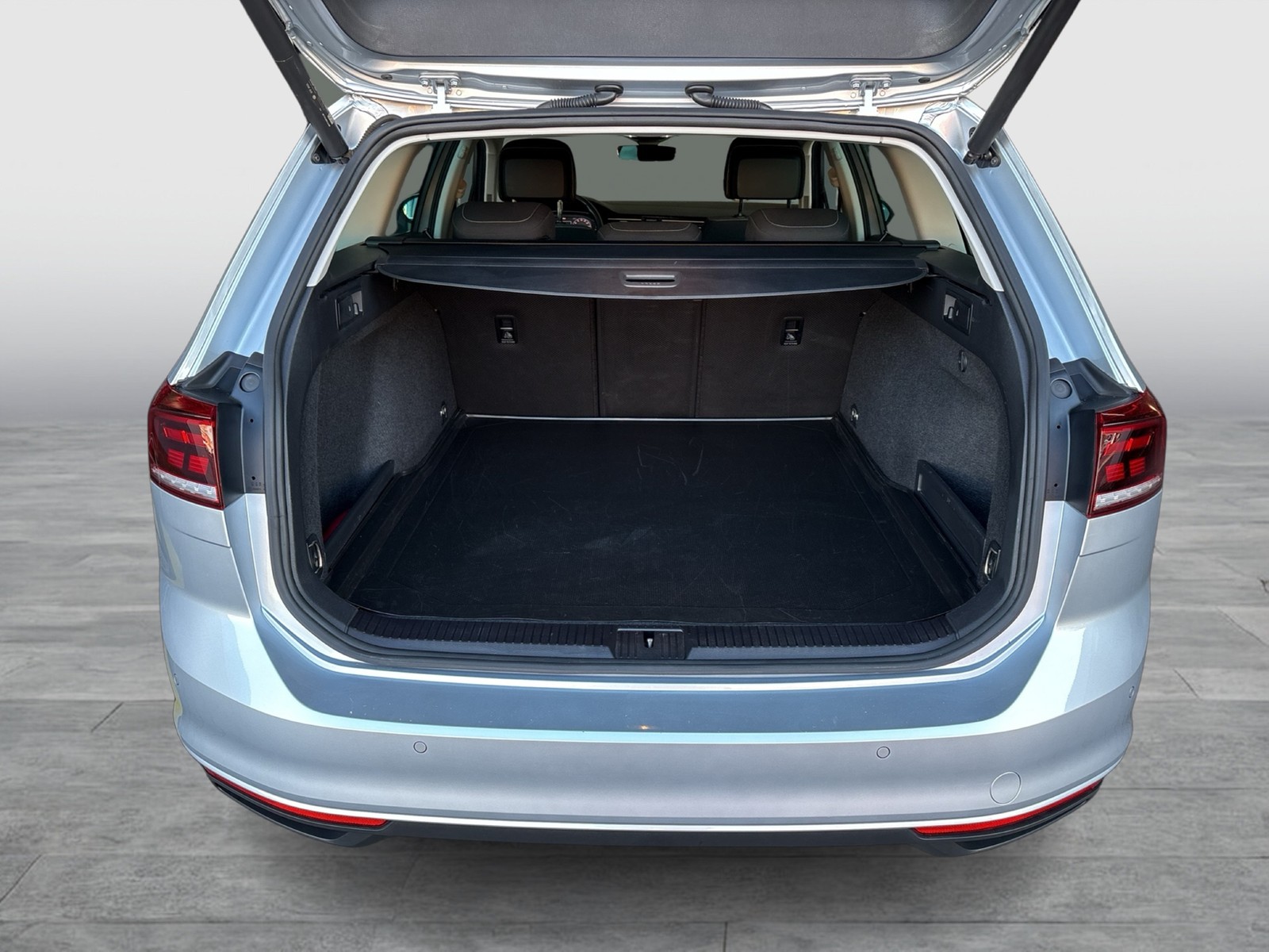 Volkswagen Passat Variant 2.0 BUSINESS HARMAN KARDON CAM