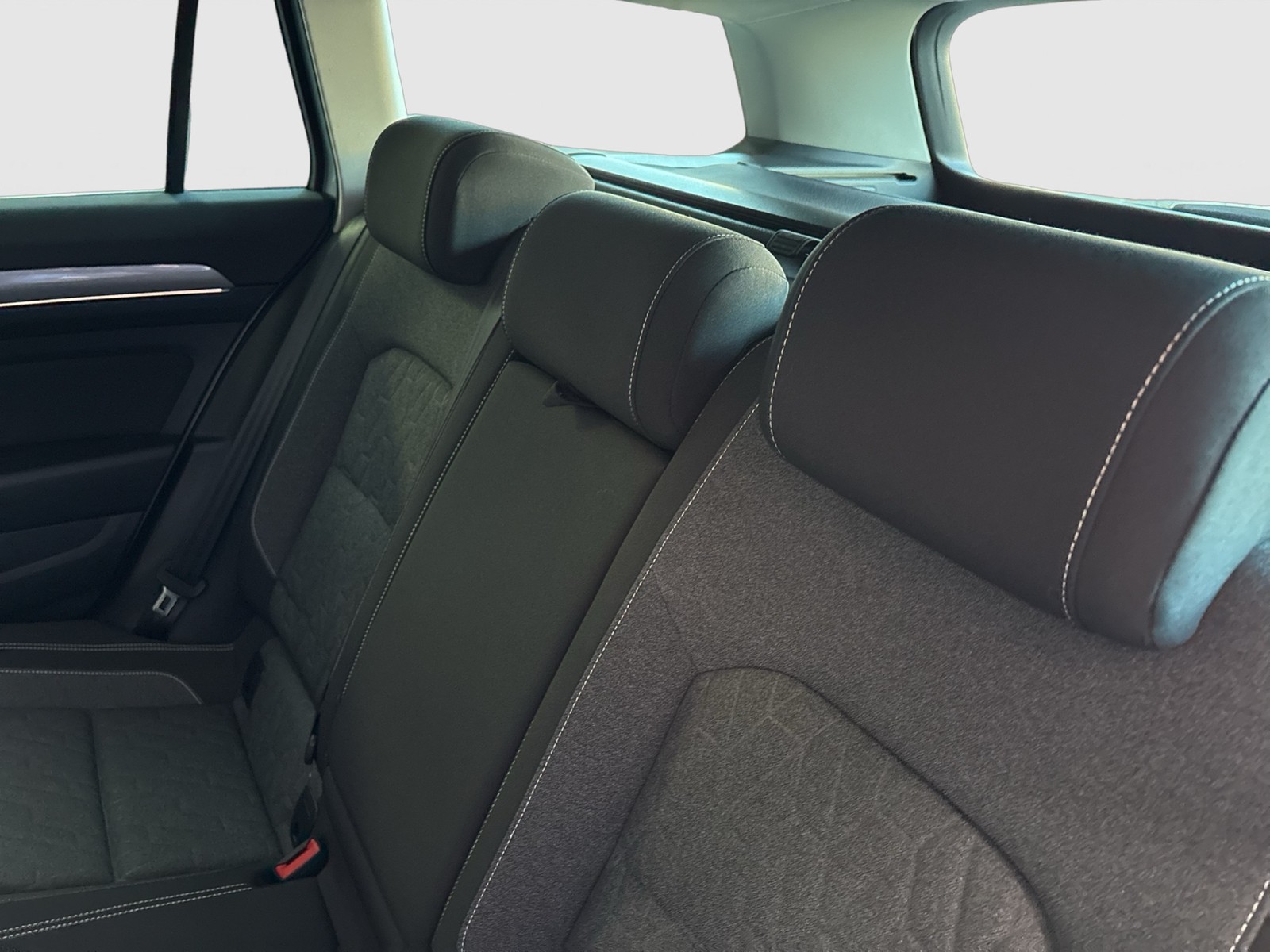 Volkswagen Passat Variant 2.0 BUSINESS HARMAN KARDON CAM