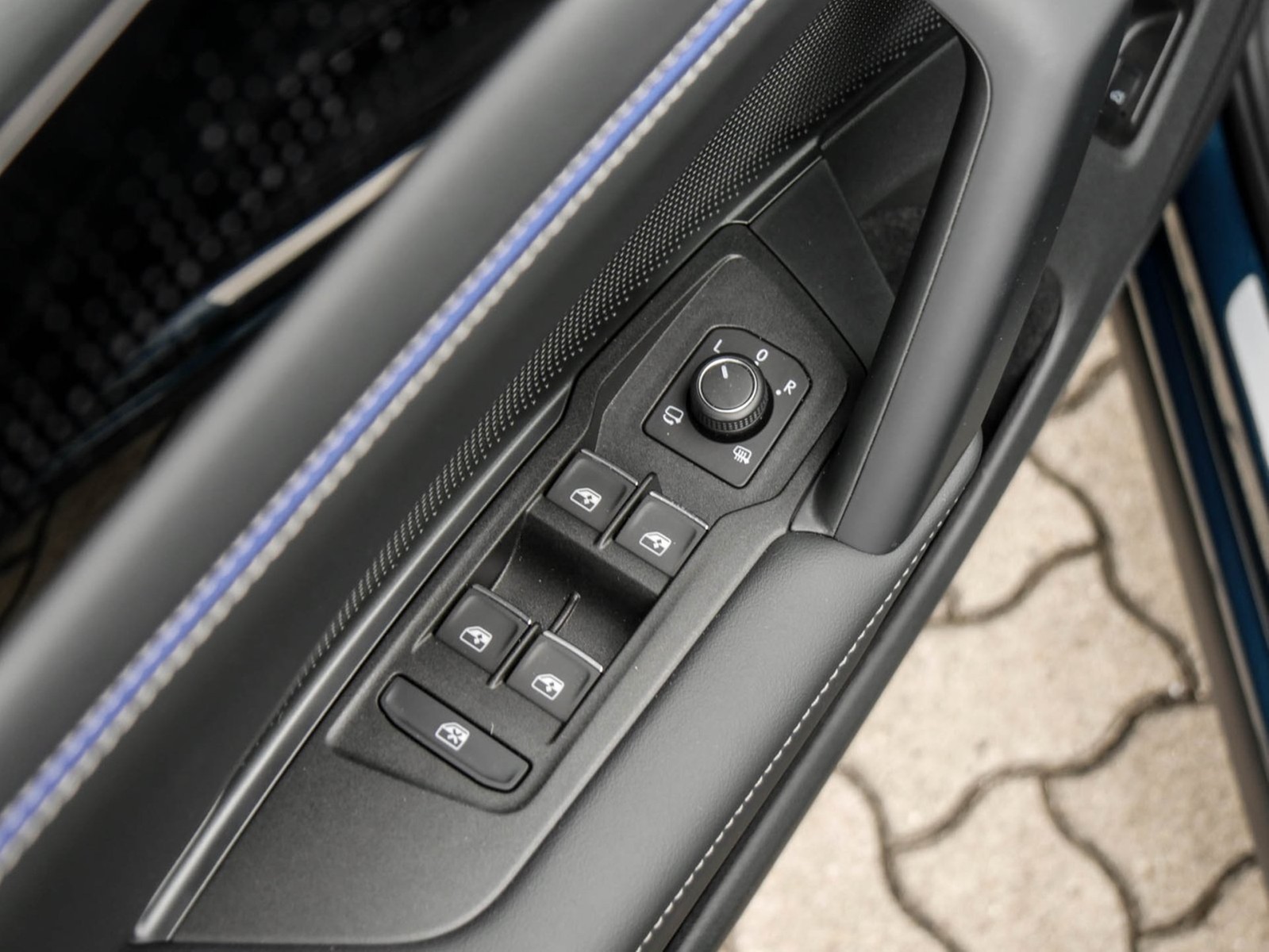 Volkswagen Tiguan 1.5 HYBRID R-LINE NEUES MODELL AHK LM19
