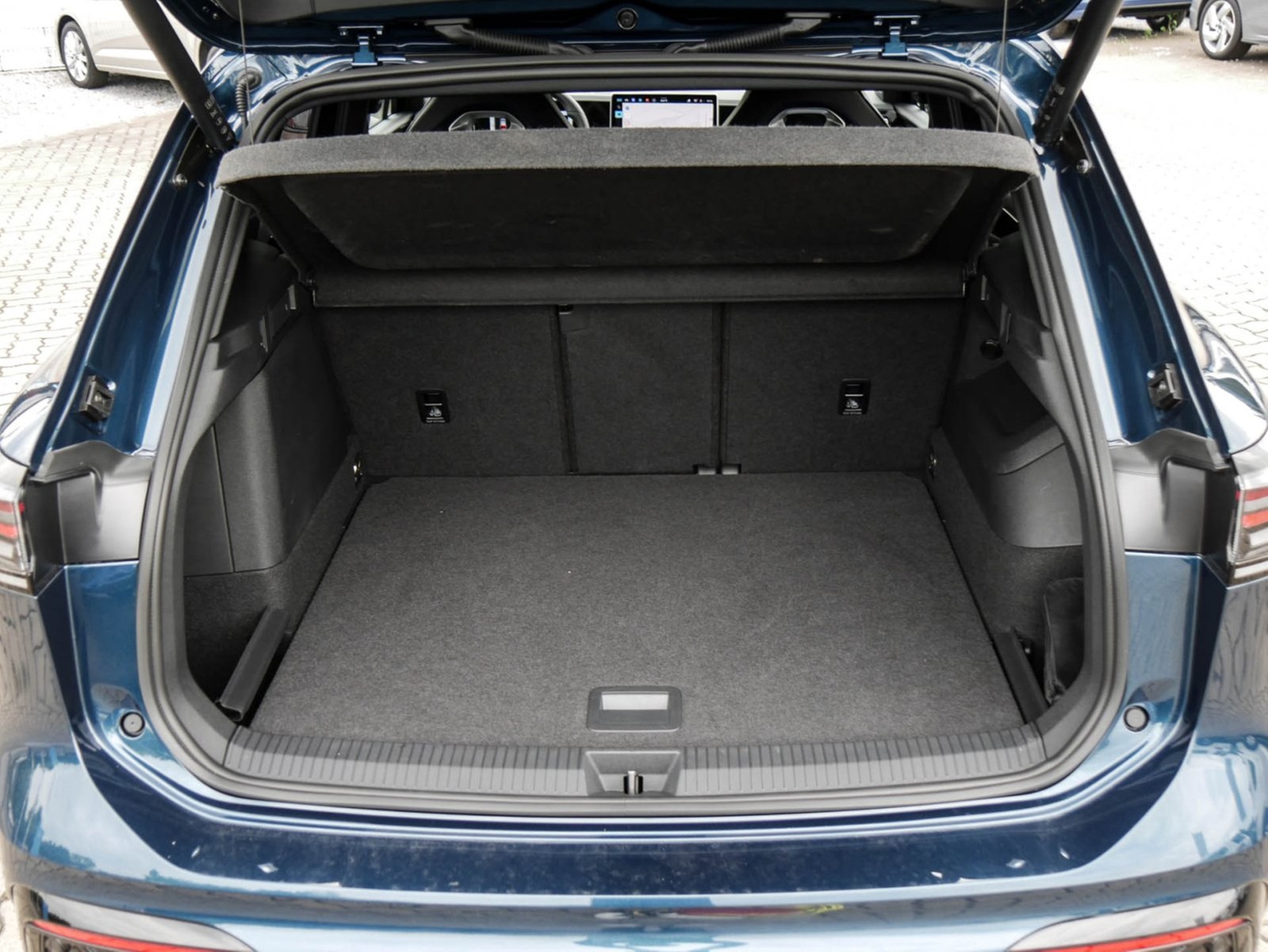 Volkswagen Tiguan 1.5 HYBRID R-LINE NEUES MODELL AHK LM19