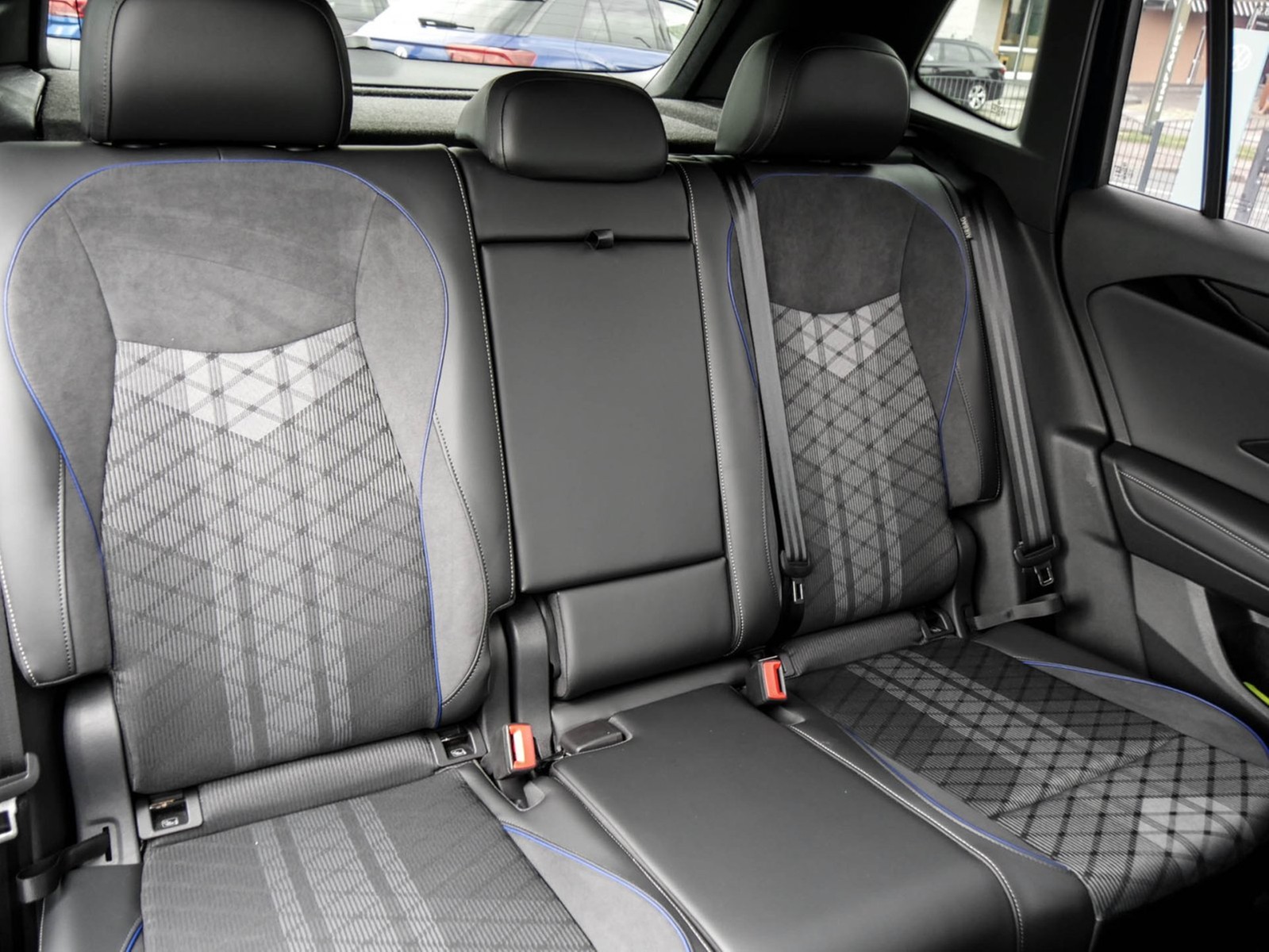 Volkswagen Tiguan 1.5 HYBRID R-LINE NEUES MODELL AHK LM19