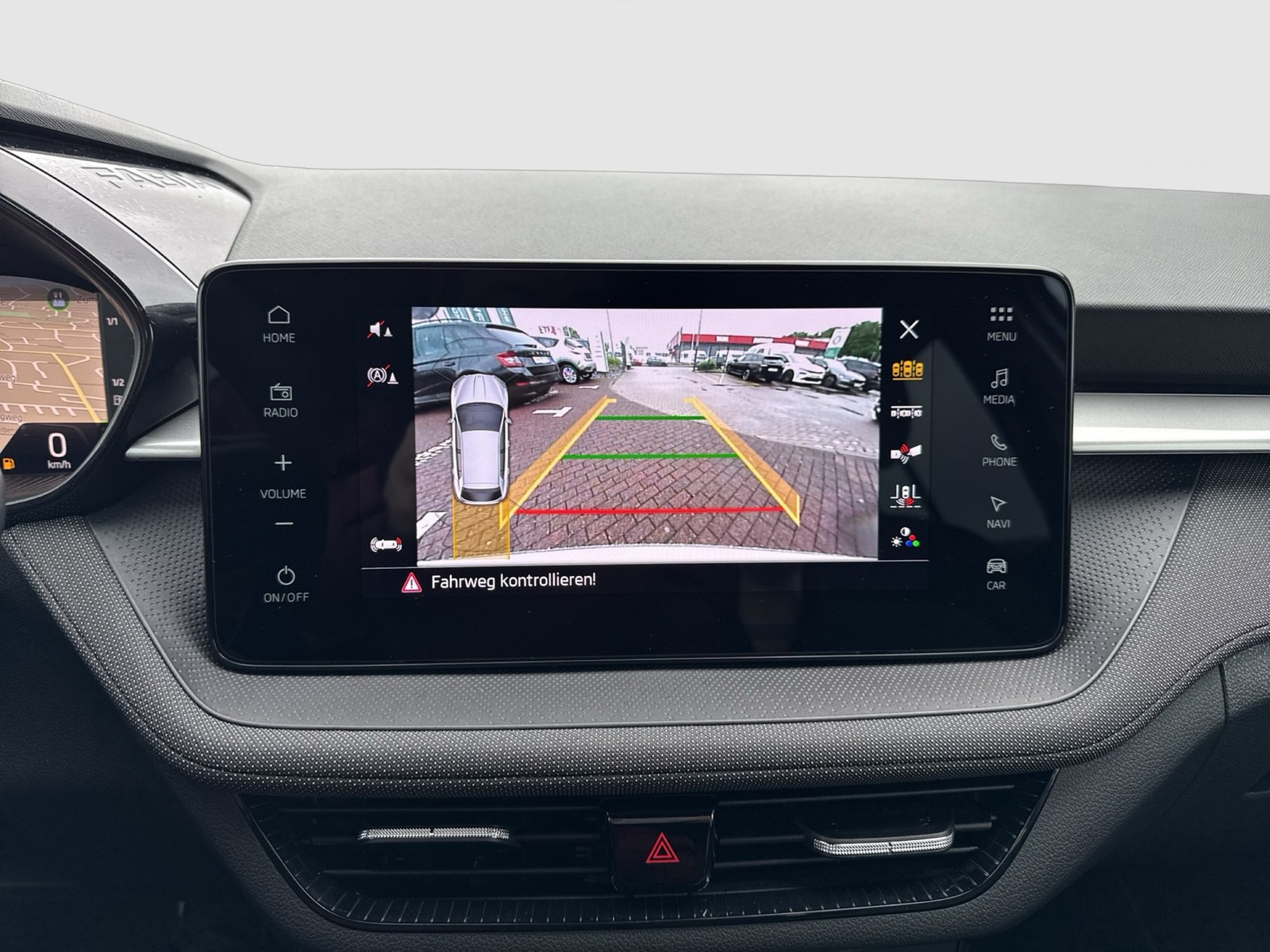 Skoda Fabia 1.5 TOUR CAM ACC NAVI CARPLAY SITZHEIZUNG
