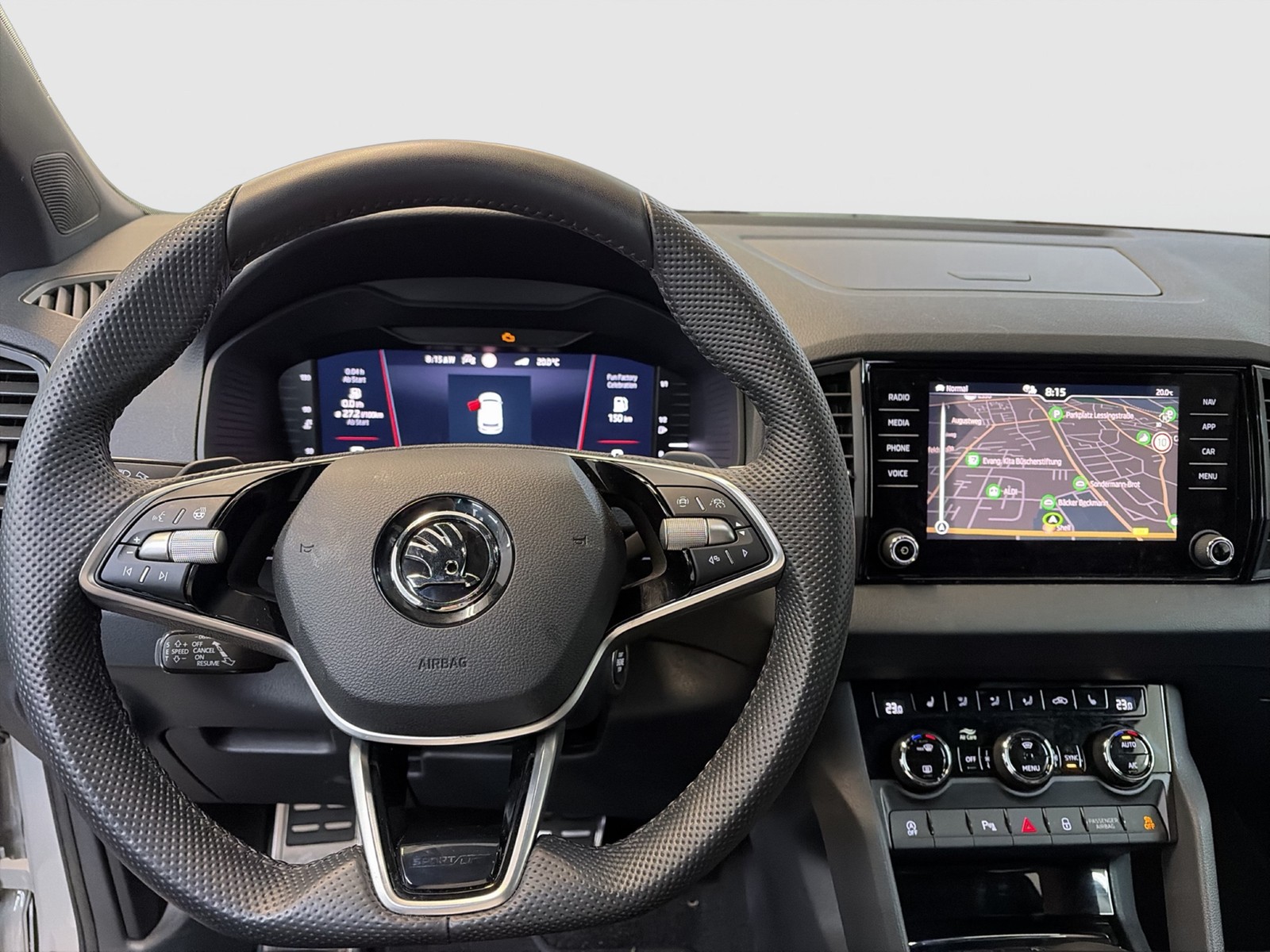 Skoda Karoq 2.0 SPORTLINE 4X4 AHK CAM ACC LM18 MATRIX
