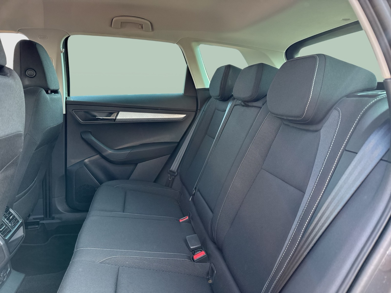 Skoda Karoq 2.0 TOUR AHK CAM MATRIX NAVI LM17 CARPLAY