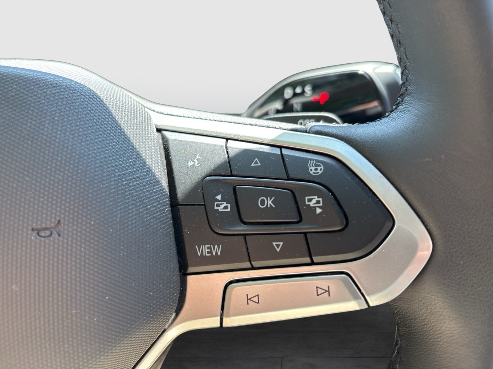 Volkswagen Tayron 1.5 HYBRID ELEGANCE LEDER AHK 360°CAM ACC