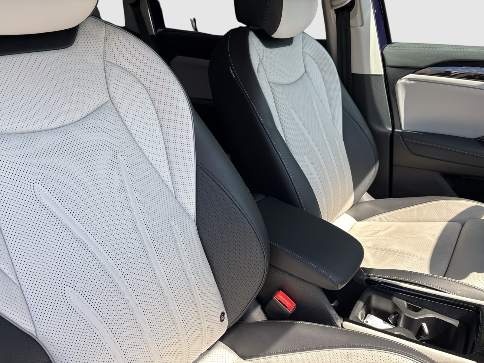 Volkswagen Tayron 1.5 HYBRID ELEGANCE LEDER AHK 360°CAM ACC