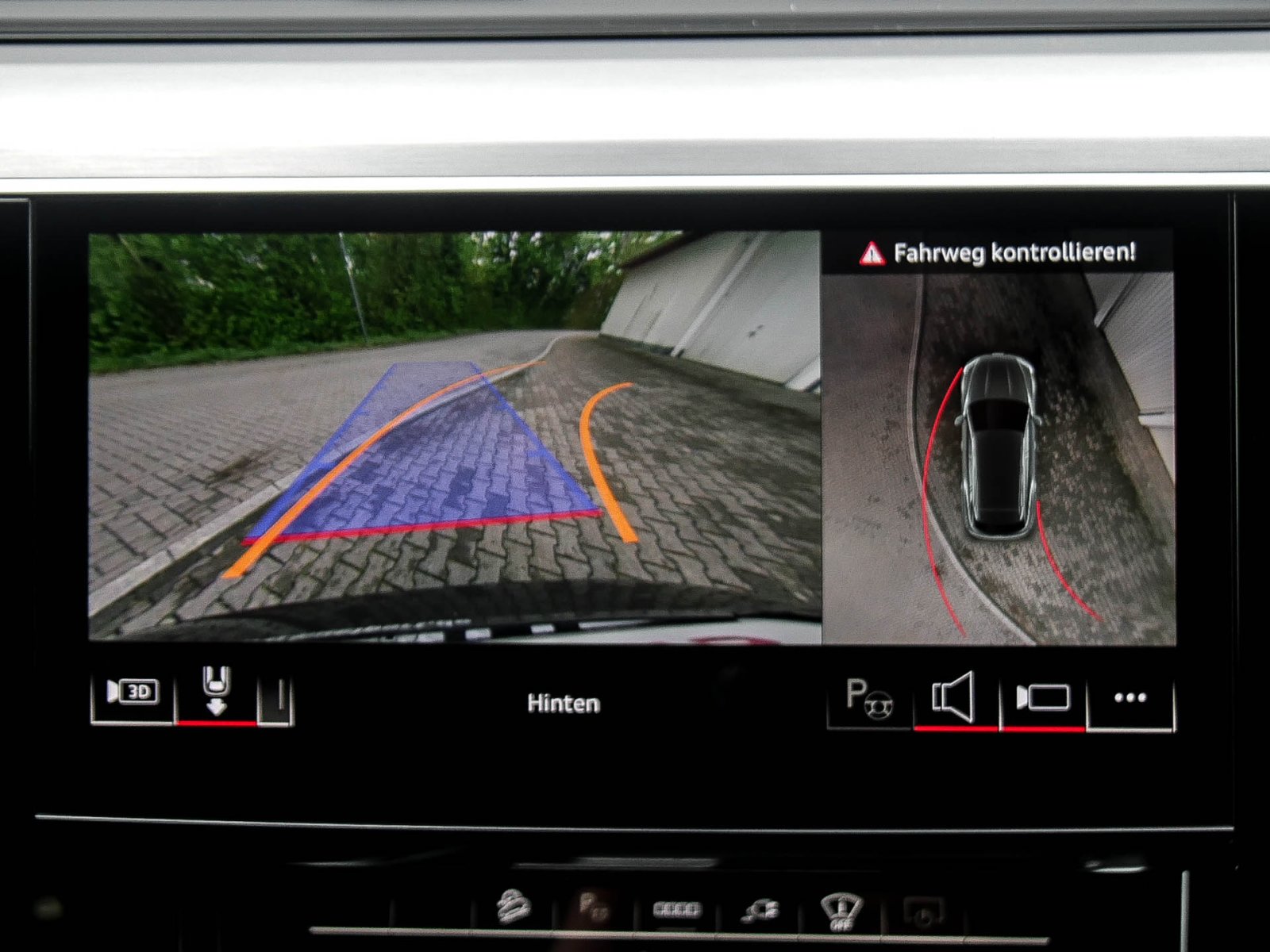 Audi Q8 e-tron 55 quattro S LINE NAVI+ MATRIXLED LM22