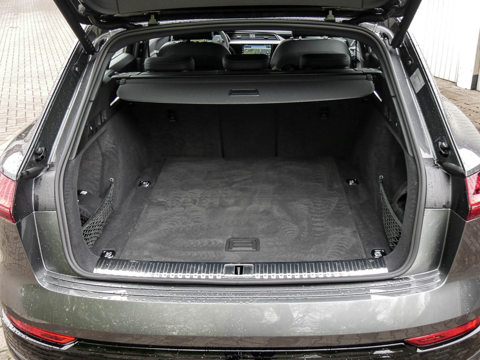 Audi Q8 e-tron 55 quattro S LINE NAVI+ MATRIXLED LM22