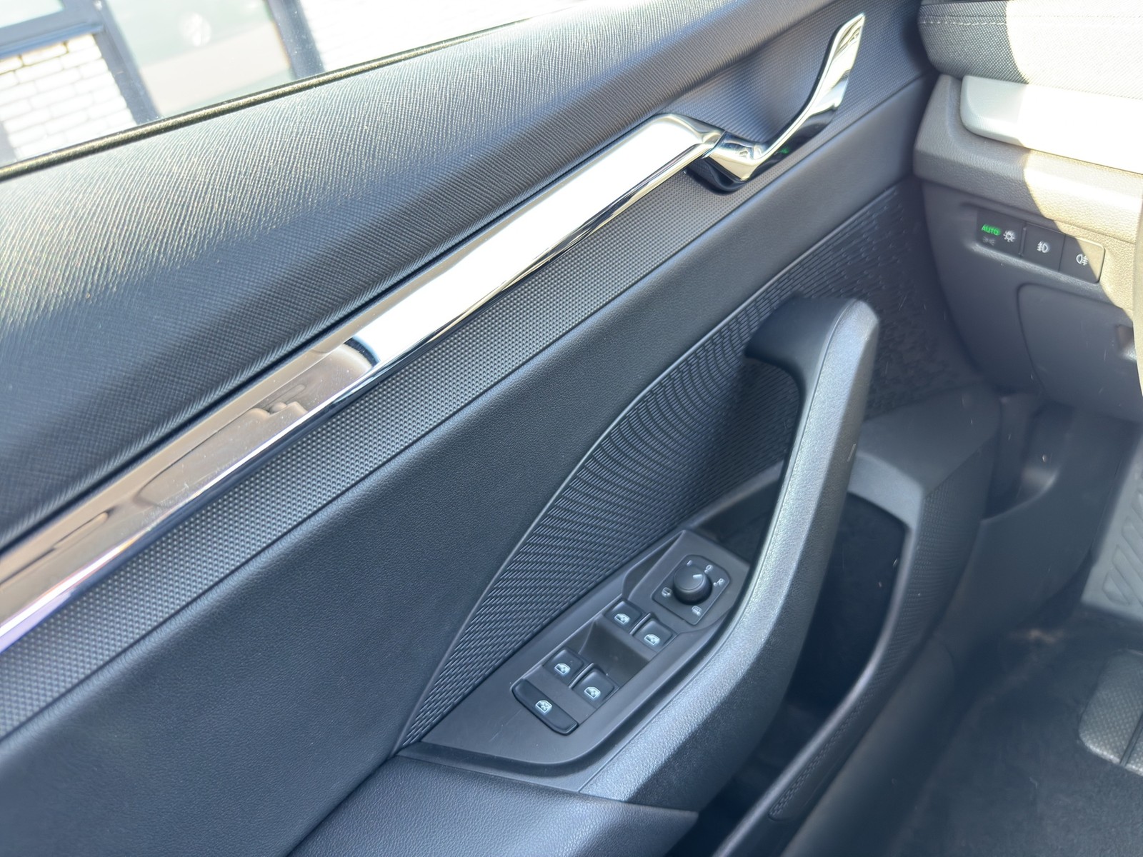 Skoda Octavia Combi 2.0 STYLE AHK CAM ACC NAVICOLUMBUS