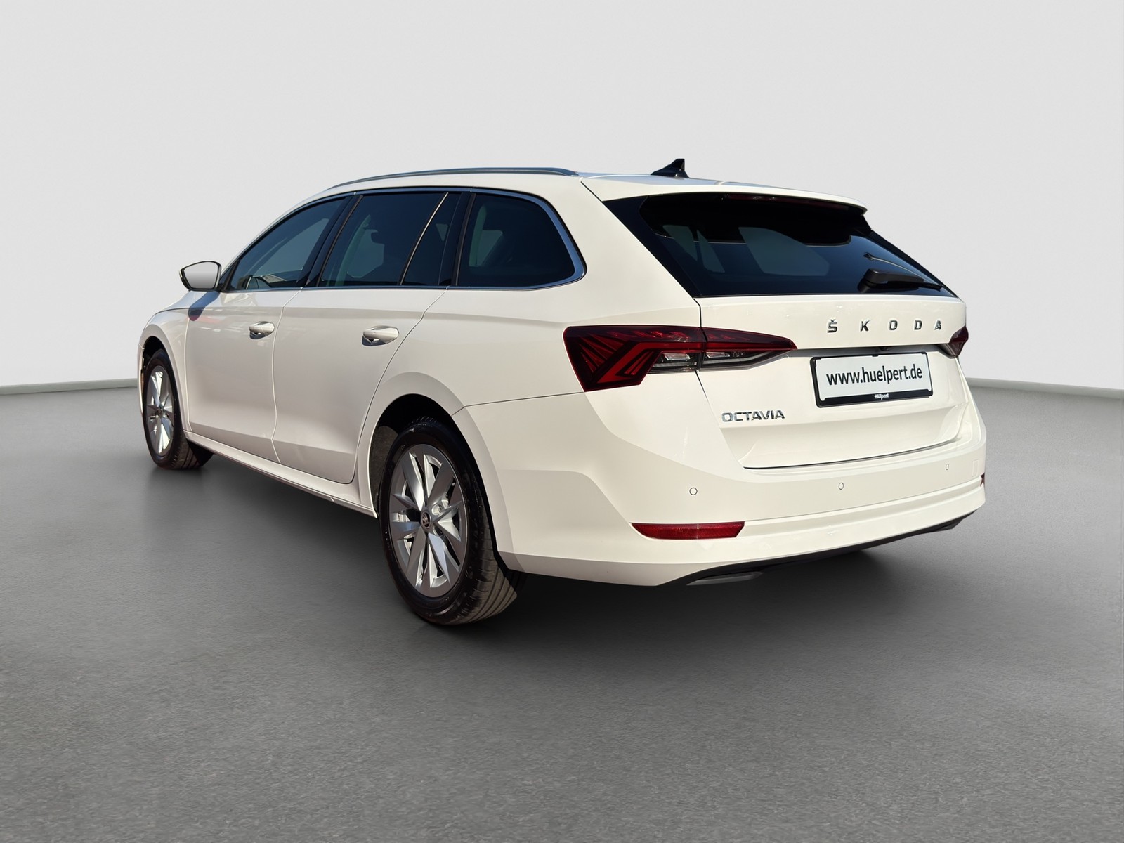 Skoda Octavia Combi 2.0 STYLE AHK CAM ACC NAVICOLUMBUS