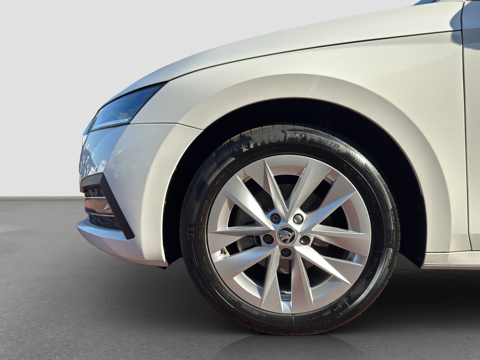 Skoda Octavia Combi 2.0 STYLE AHK CAM ACC NAVICOLUMBUS