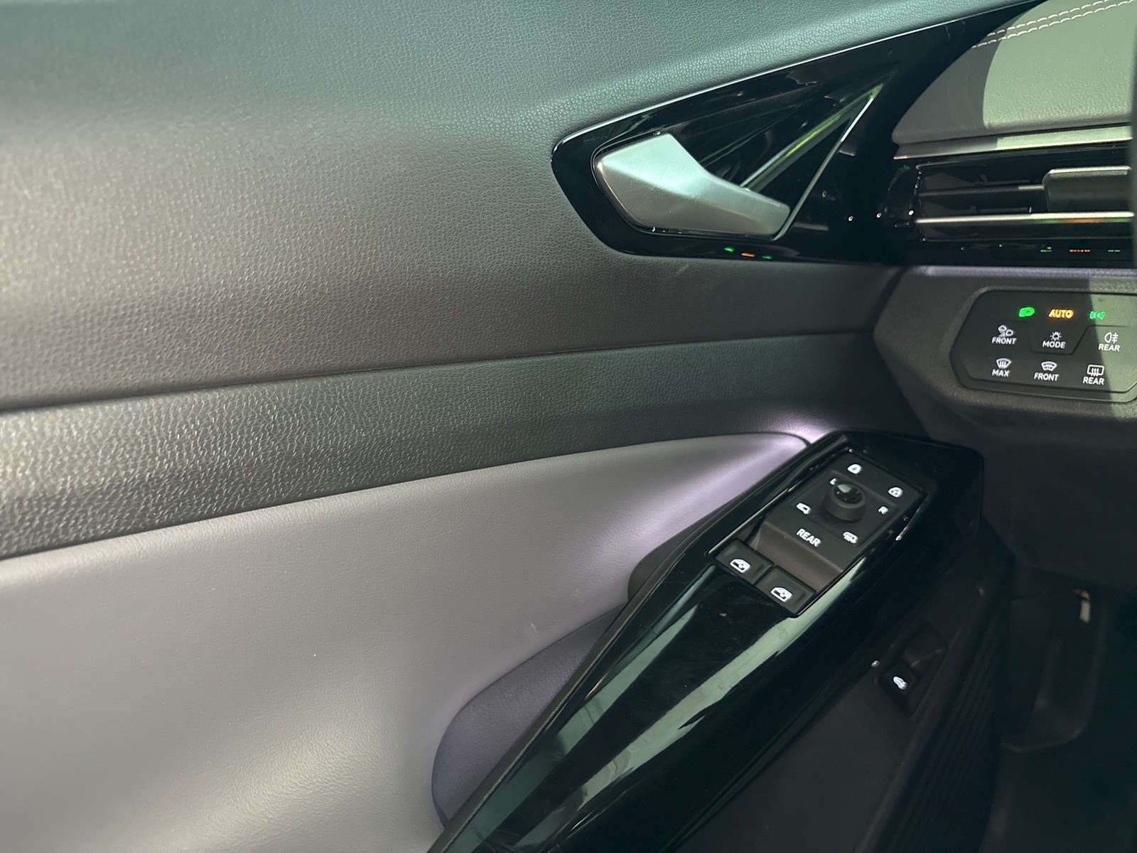 Volkswagen ID.5 PRO WÄRMEPUMPE PANO 360°CAM ACC LM19 NAVI