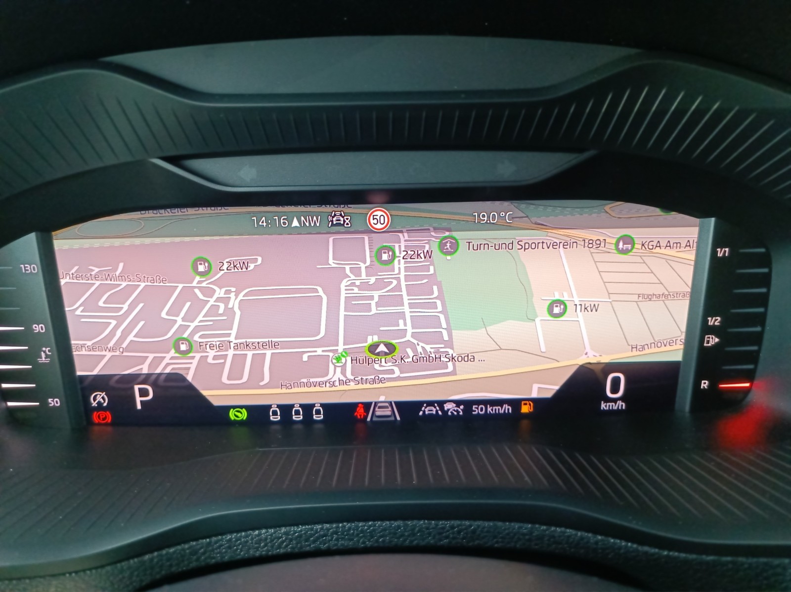 Skoda Karoq 1.5 SELECTION CAM ACC LM17 E-KLAPPE NAVI