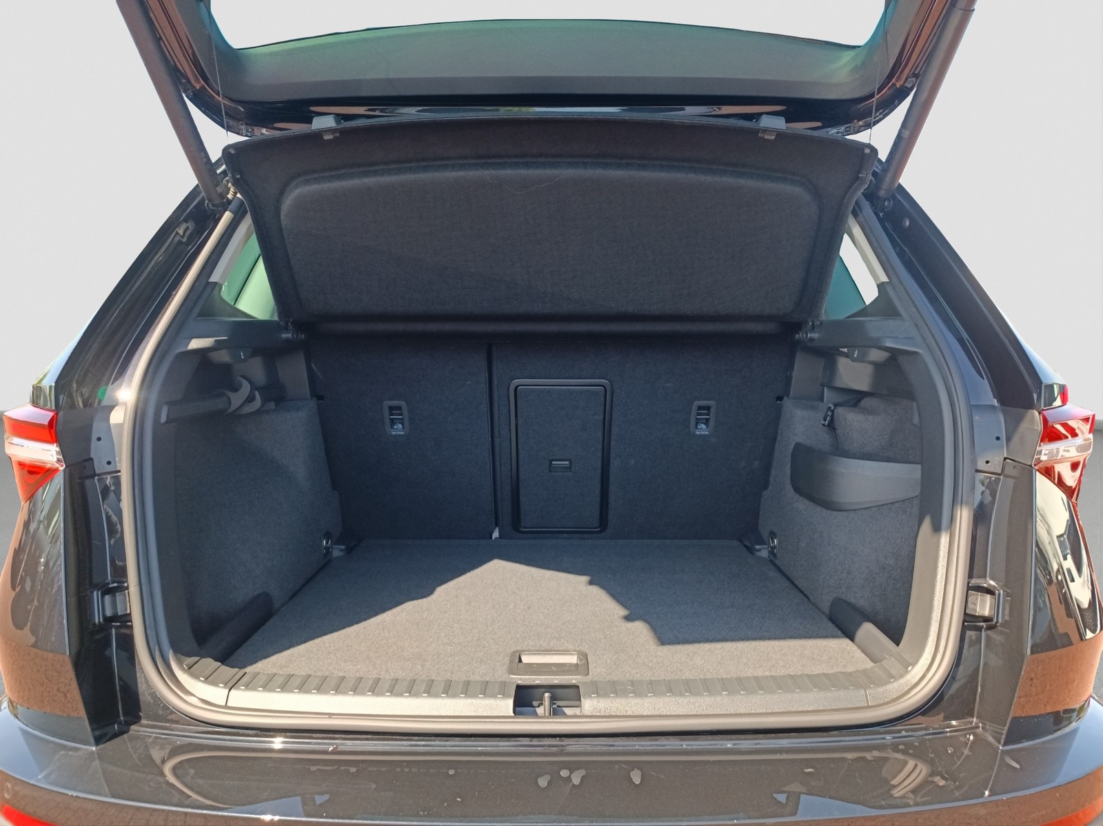 Skoda Karoq 1.5 SELECTION CAM ACC LM17 E-KLAPPE NAVI