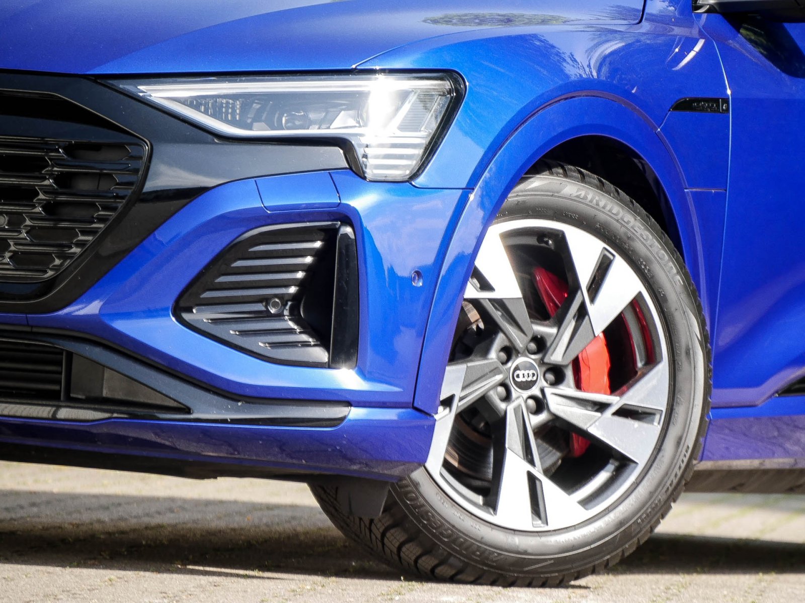 Audi Q8 e-tron Sportback 50 quattro S LINE LM21 AHK