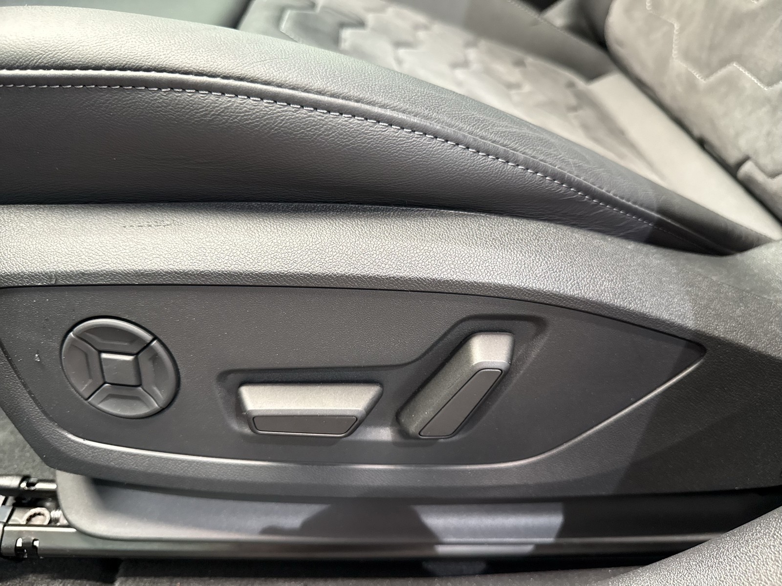 Audi S6 e-tron Avant quattro B&O AHK 360°CAM ACC LM21