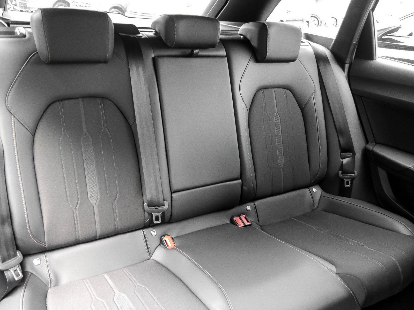 Cupra Leon 1.4 SP HYBRID VZ NAVI ALU19 SITZHZG