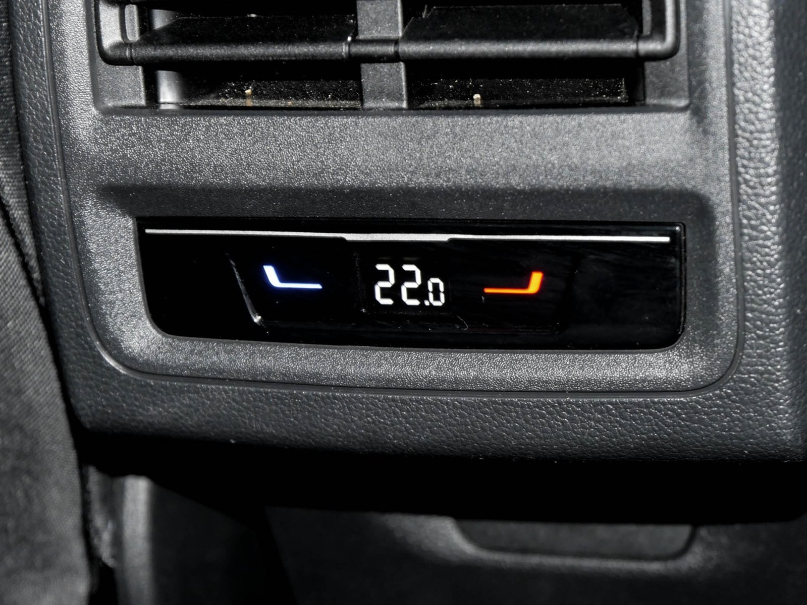 Volkswagen Golf VIII 2.0 GTI LM17 CARPLAY SITZHEIZUNG