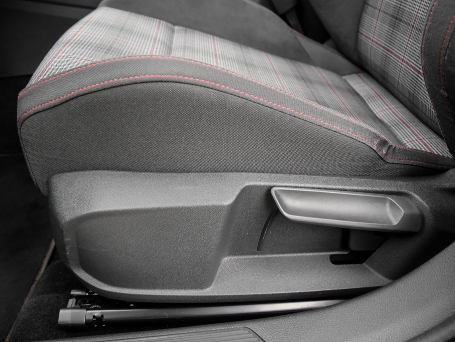 Volkswagen Golf VIII 2.0 GTI LM17 CARPLAY SITZHEIZUNG