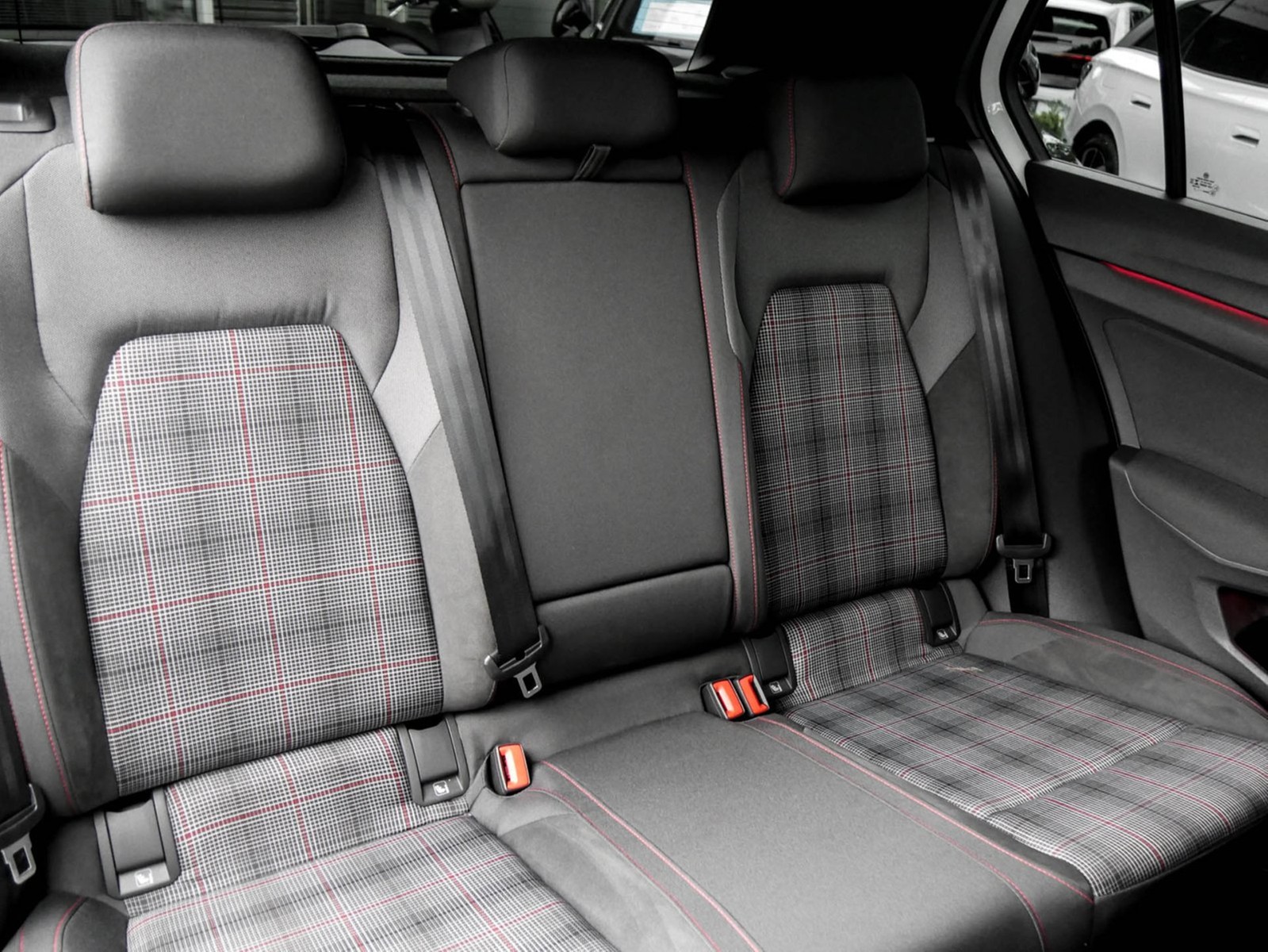 Volkswagen Golf VIII 2.0 GTI LM17 CARPLAY SITZHEIZUNG